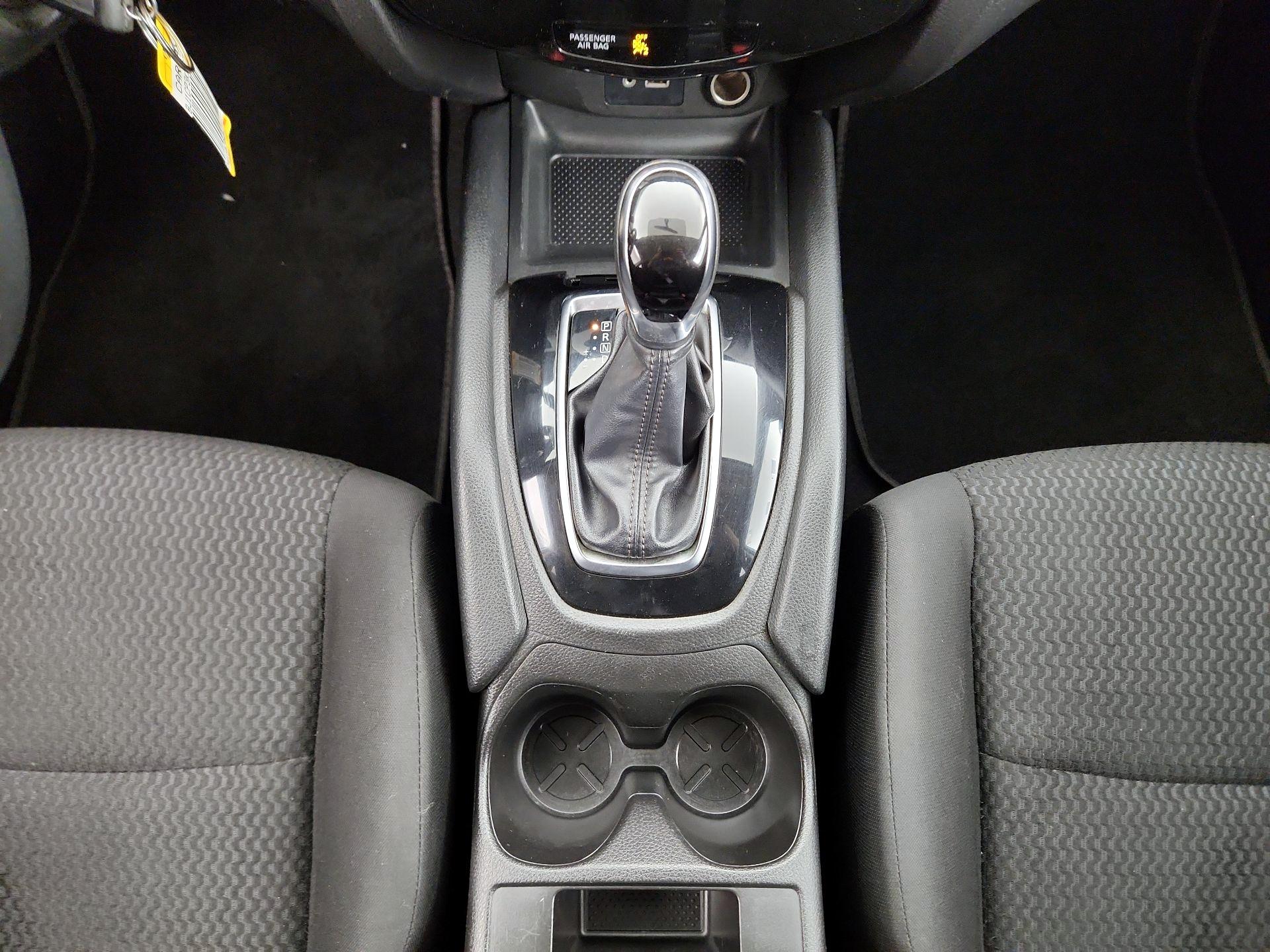 Thumbnail: 2019 Nissan Rogue Sport - 17