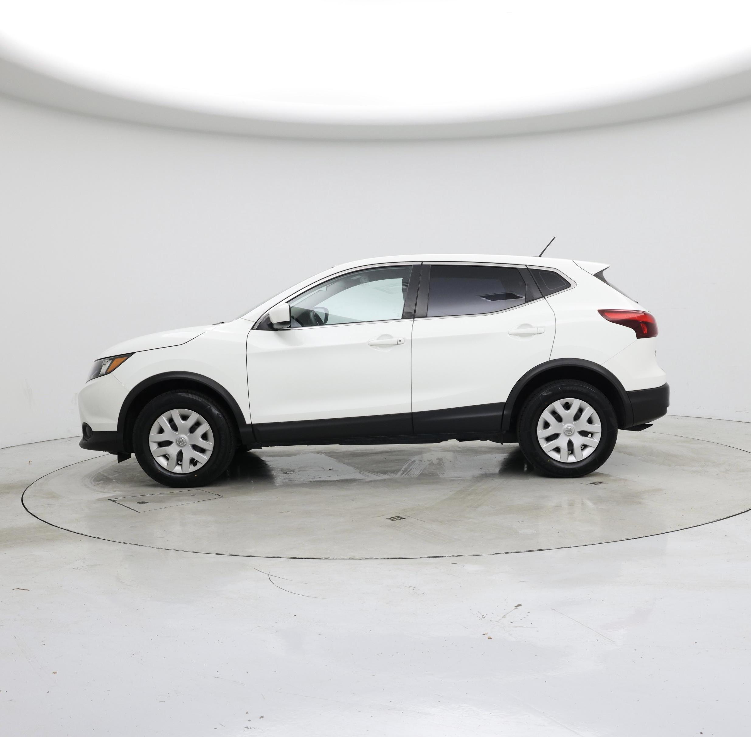 Thumbnail: 2019 Nissan Rogue Sport - 3