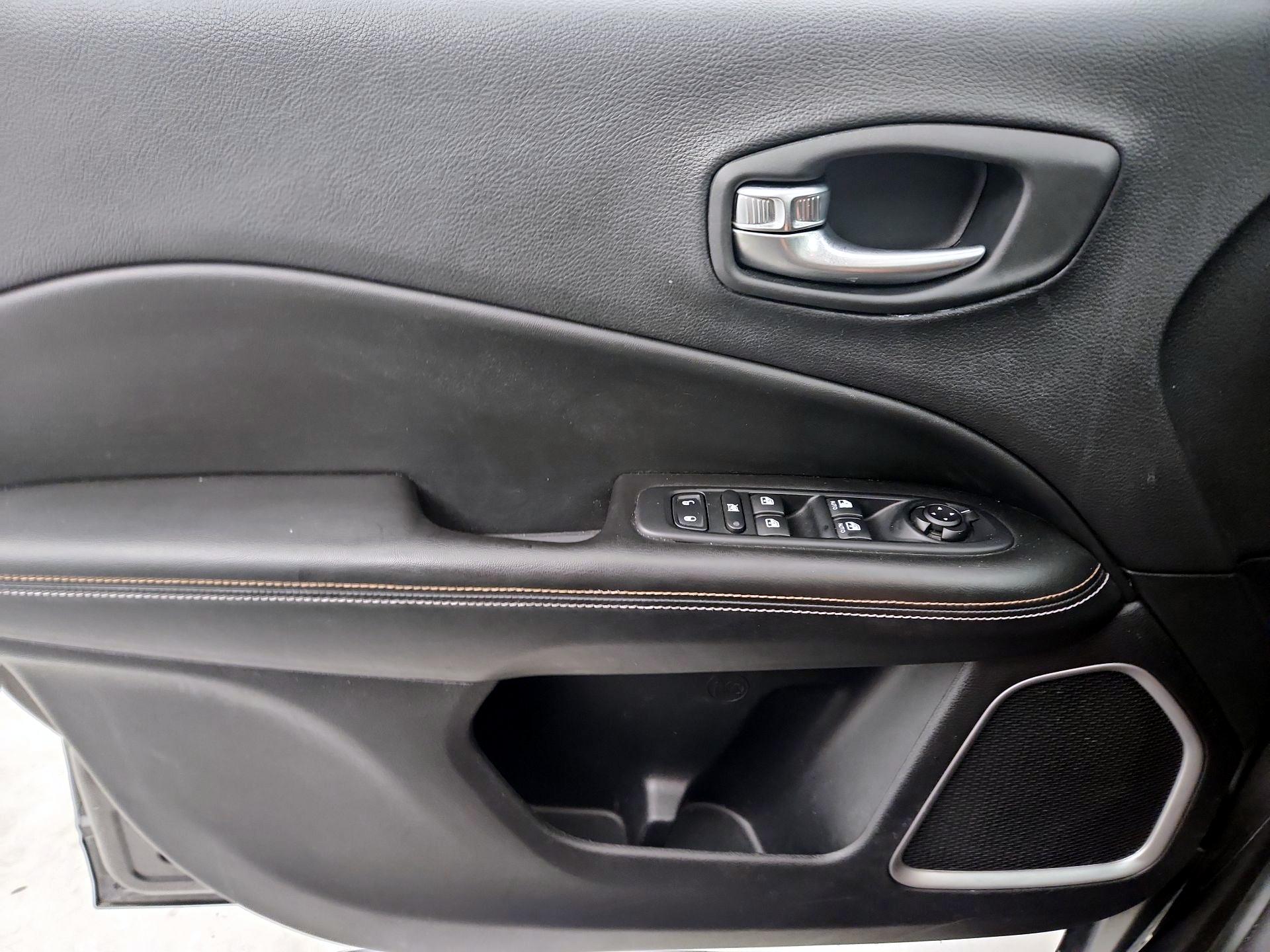 Thumbnail: 2018 Jeep Compass - 12