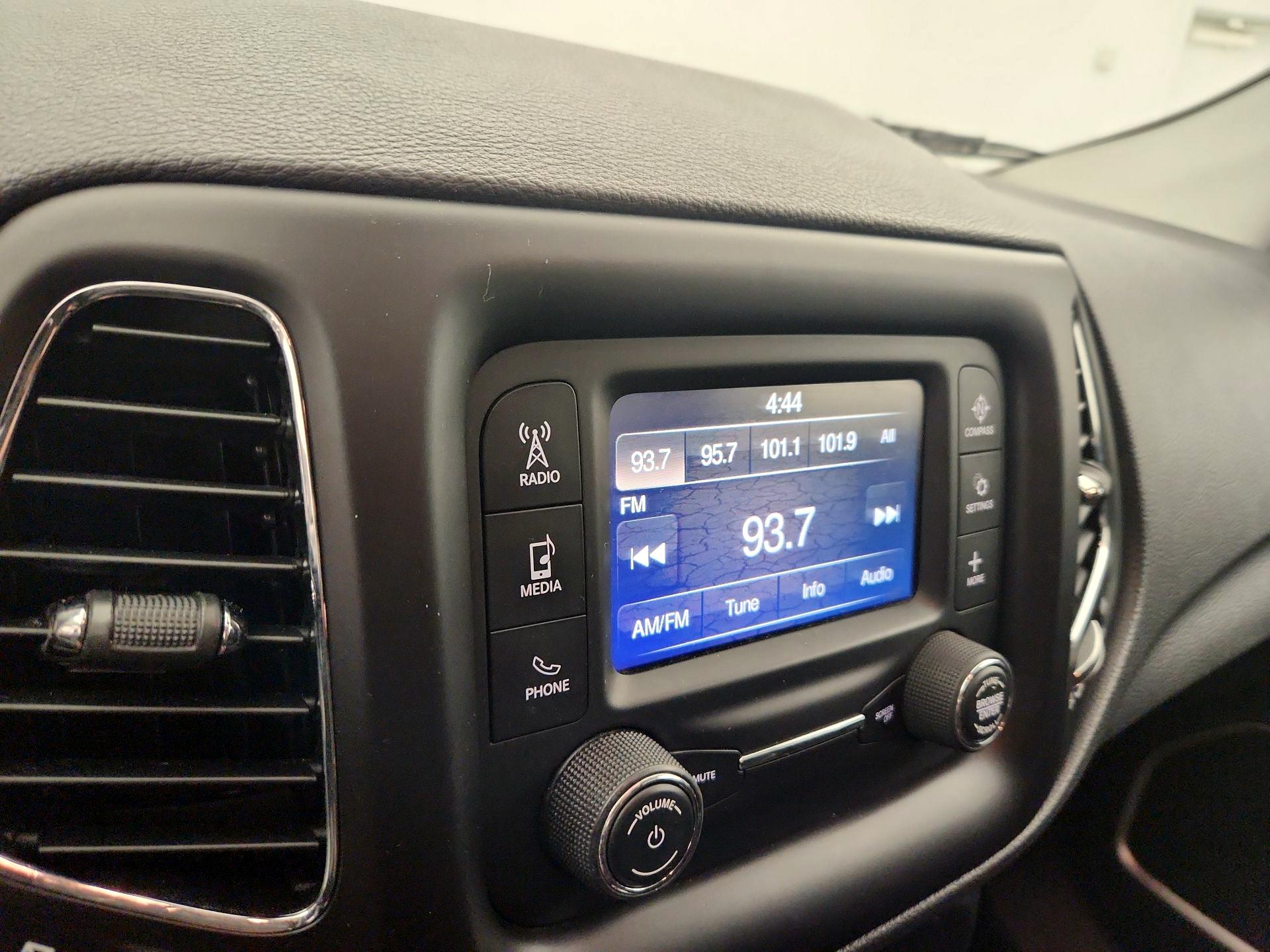 Thumbnail: 2018 Jeep Compass - 14