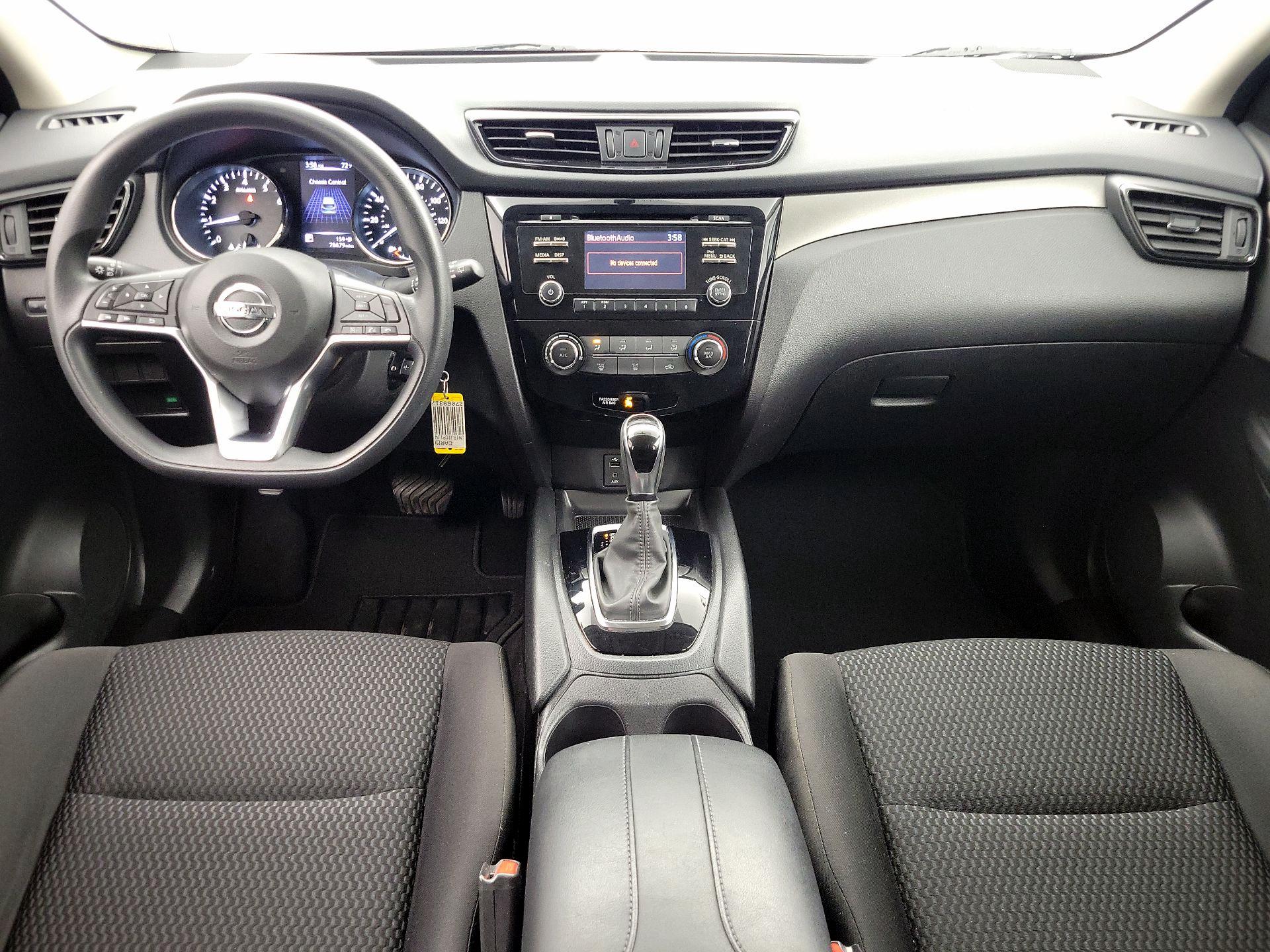 Thumbnail: 2018 Nissan Rogue Sport - 9