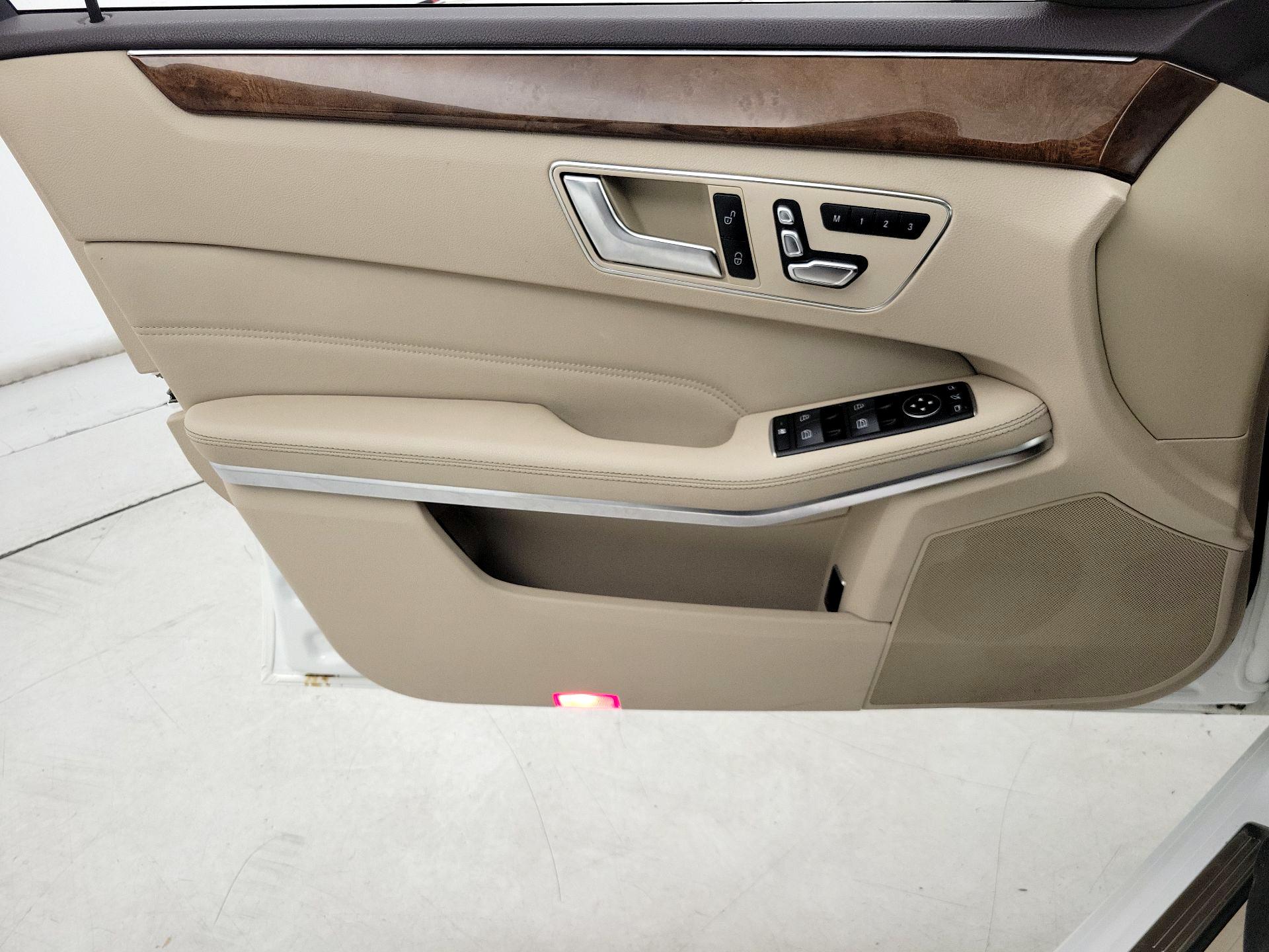 Thumbnail: 2016 Mercedes-Benz E-Class - 12