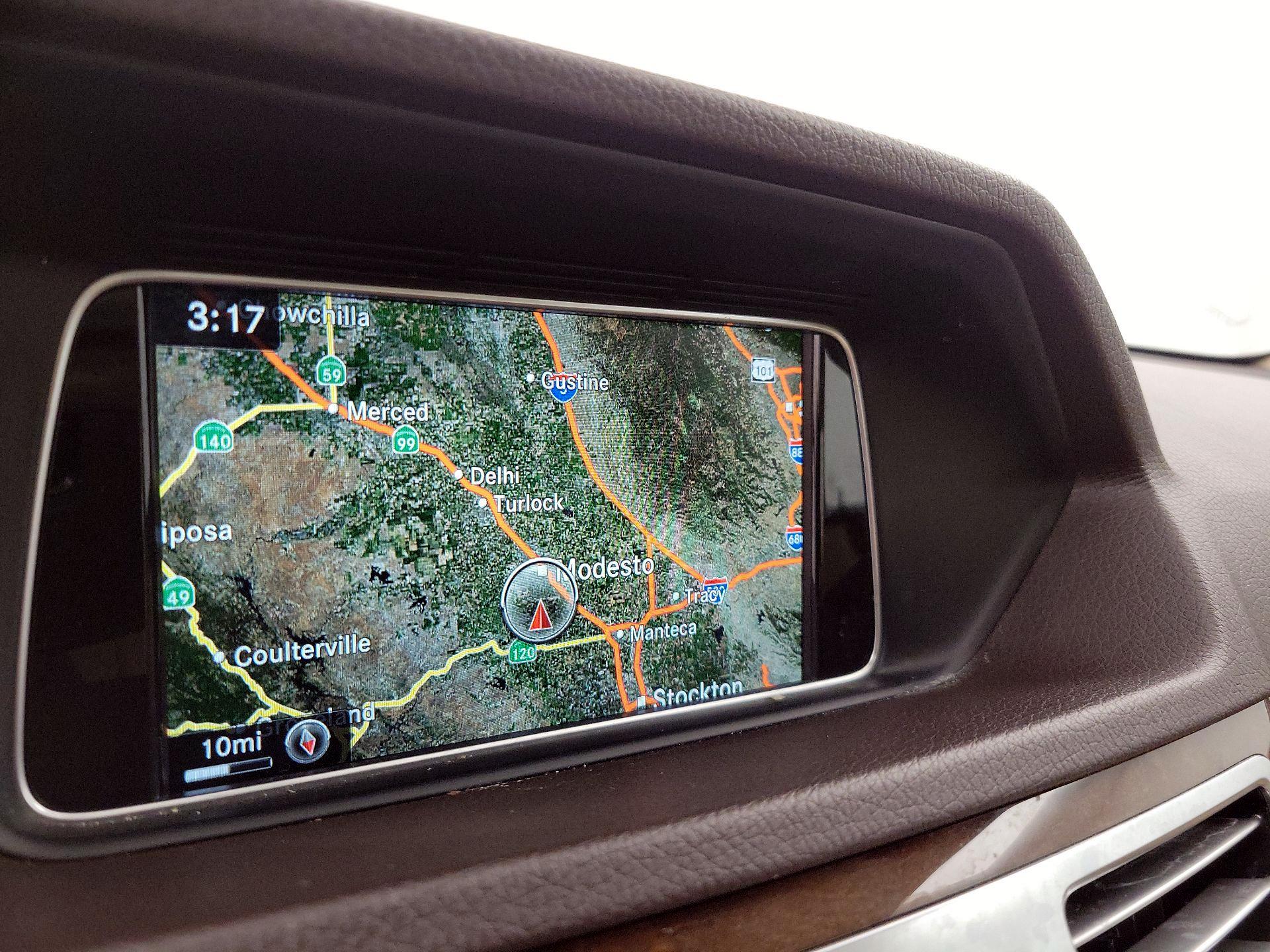 Thumbnail: 2016 Mercedes-Benz E-Class - 14