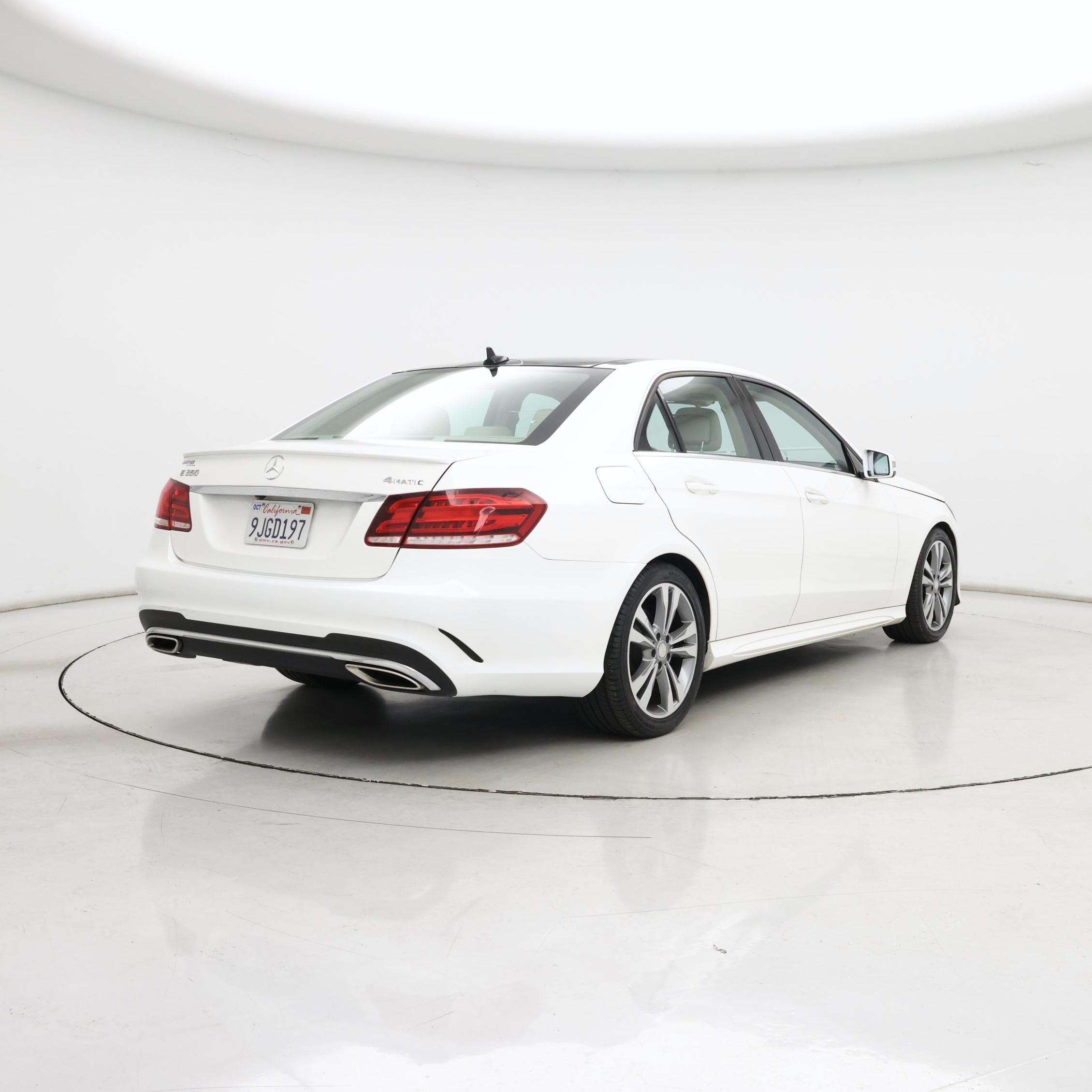 Thumbnail: 2016 Mercedes-Benz E-Class - 8
