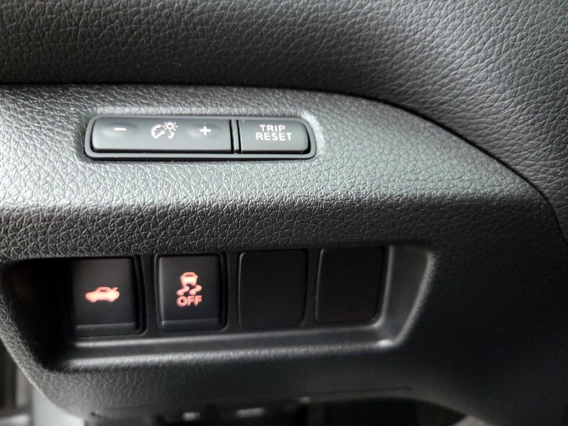 Thumbnail: 2016 Nissan Altima - 13