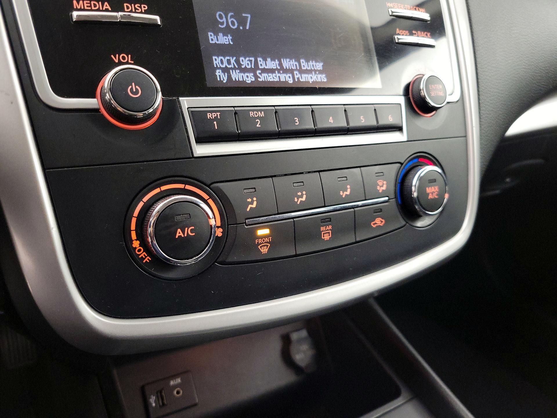 Thumbnail: 2016 Nissan Altima - 16