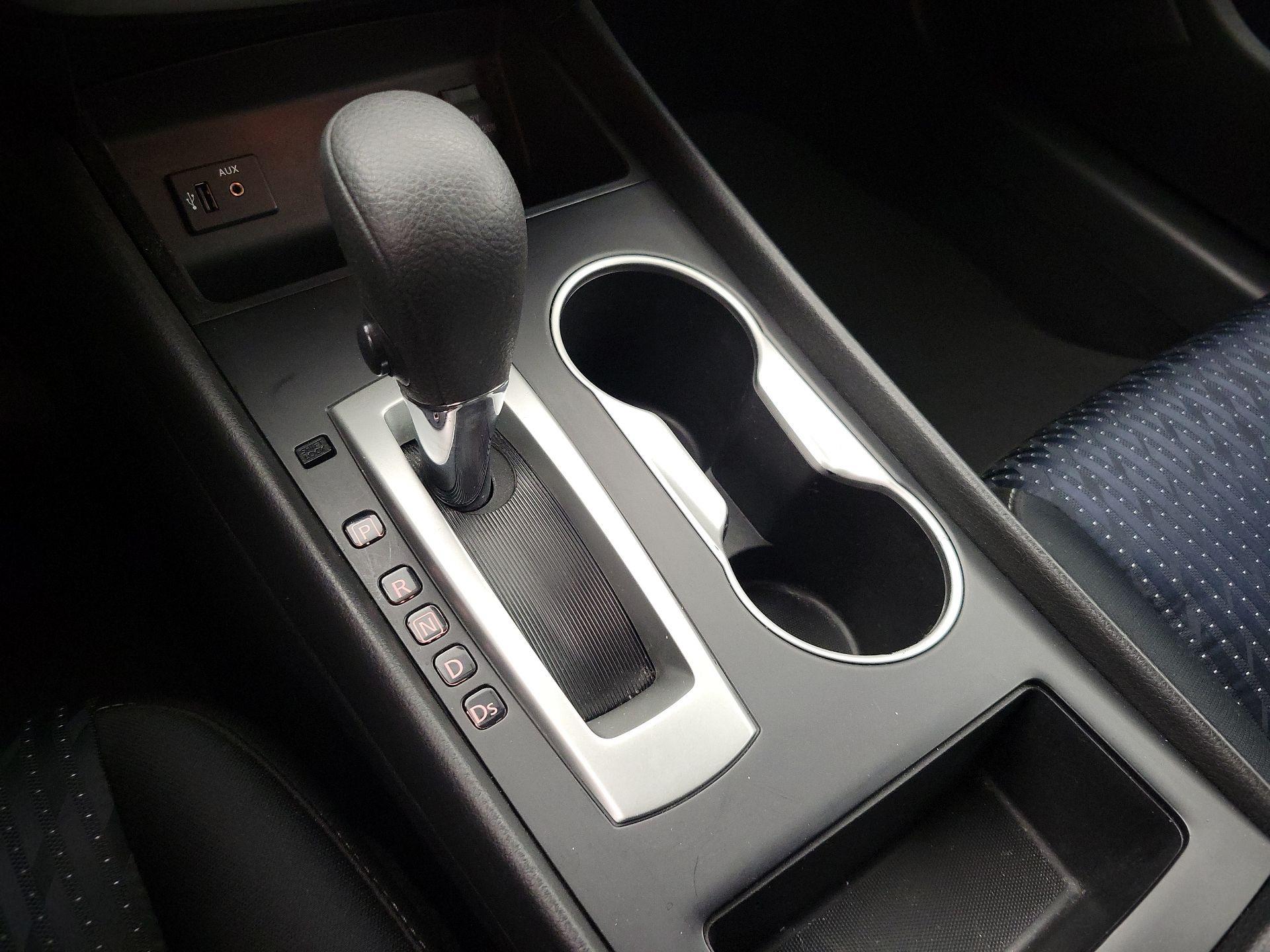 Thumbnail: 2016 Nissan Altima - 17