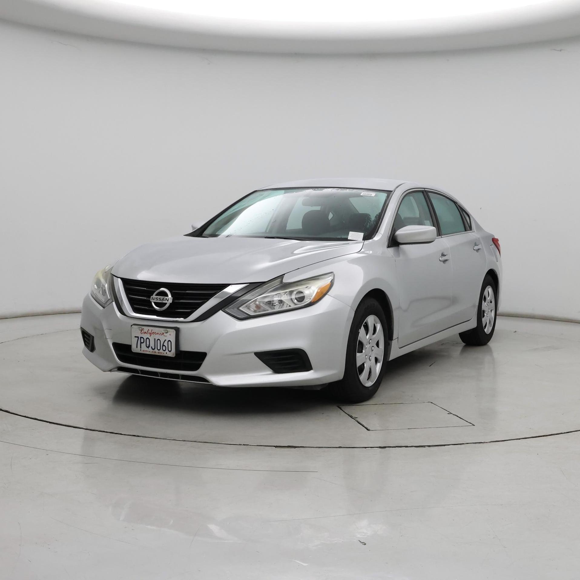 Thumbnail: 2016 Nissan Altima - 4
