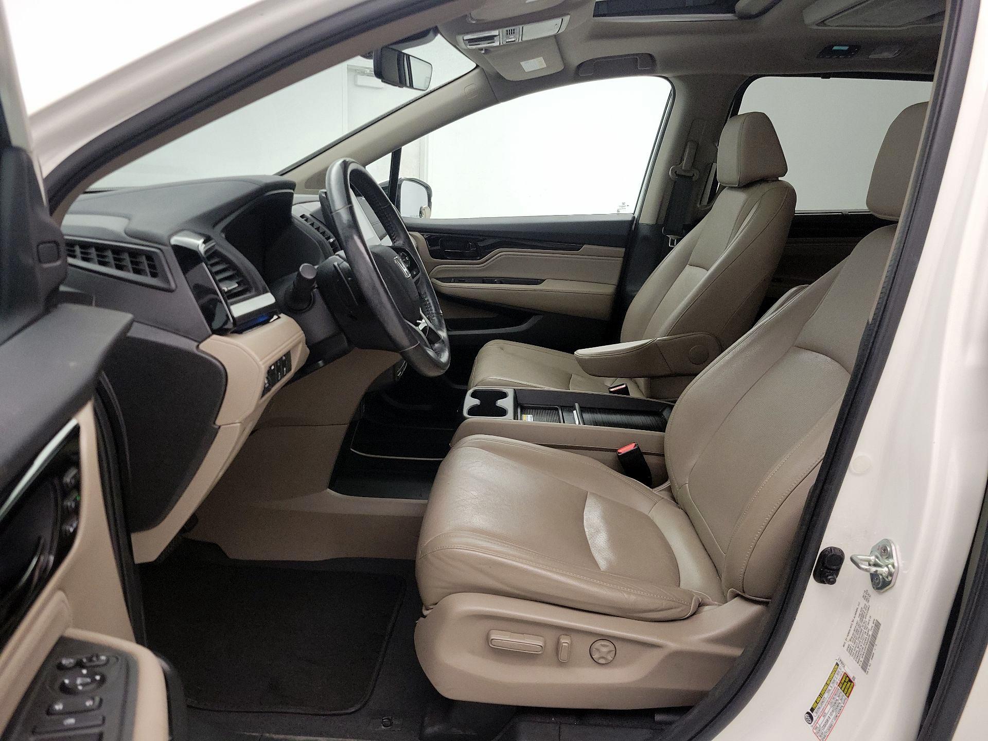 Thumbnail: 2019 Honda Odyssey - 11