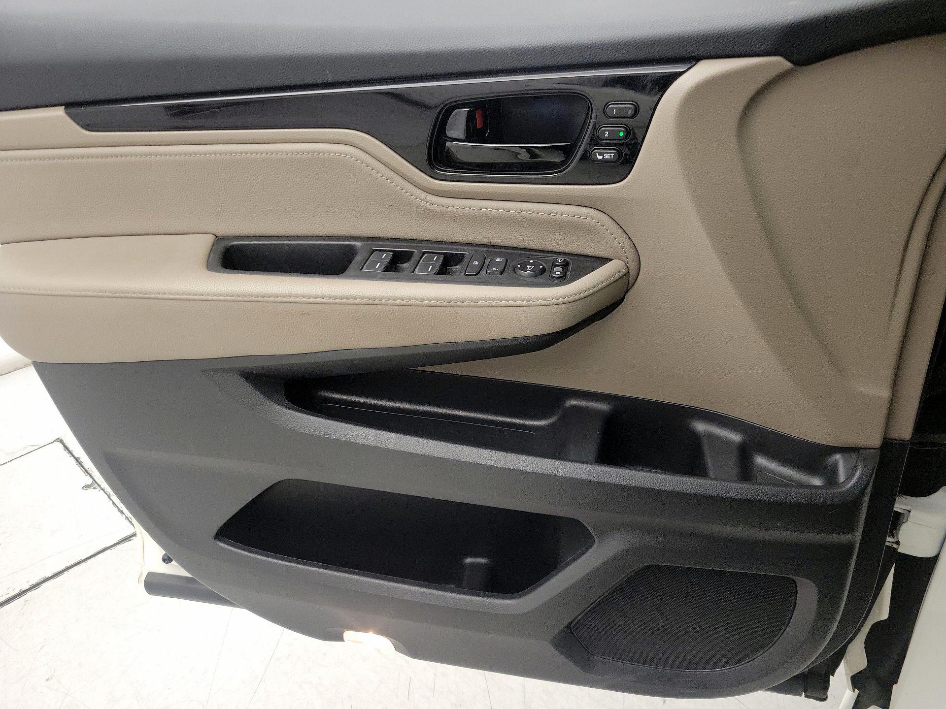 Thumbnail: 2019 Honda Odyssey - 12