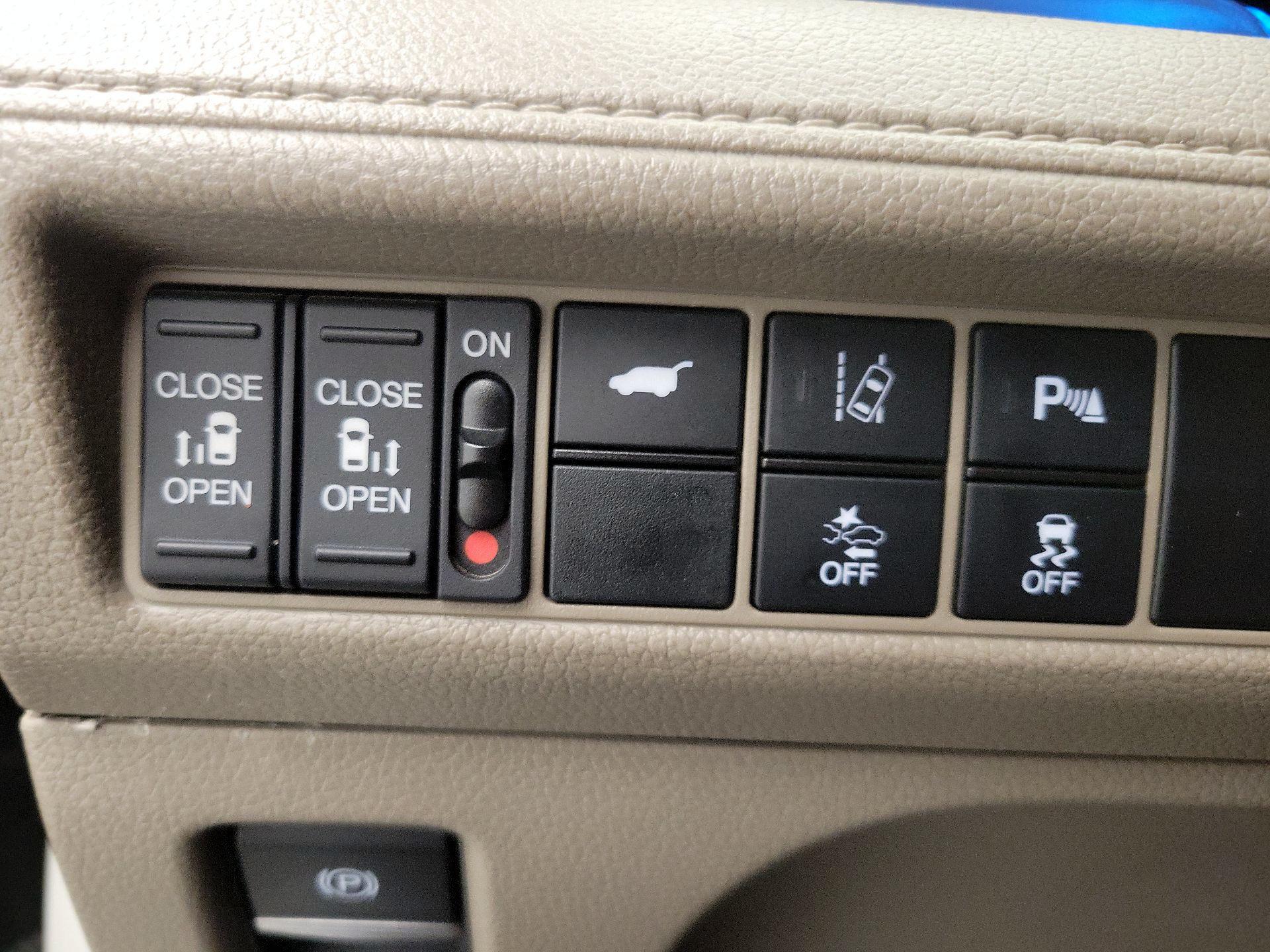 Thumbnail: 2019 Honda Odyssey - 13