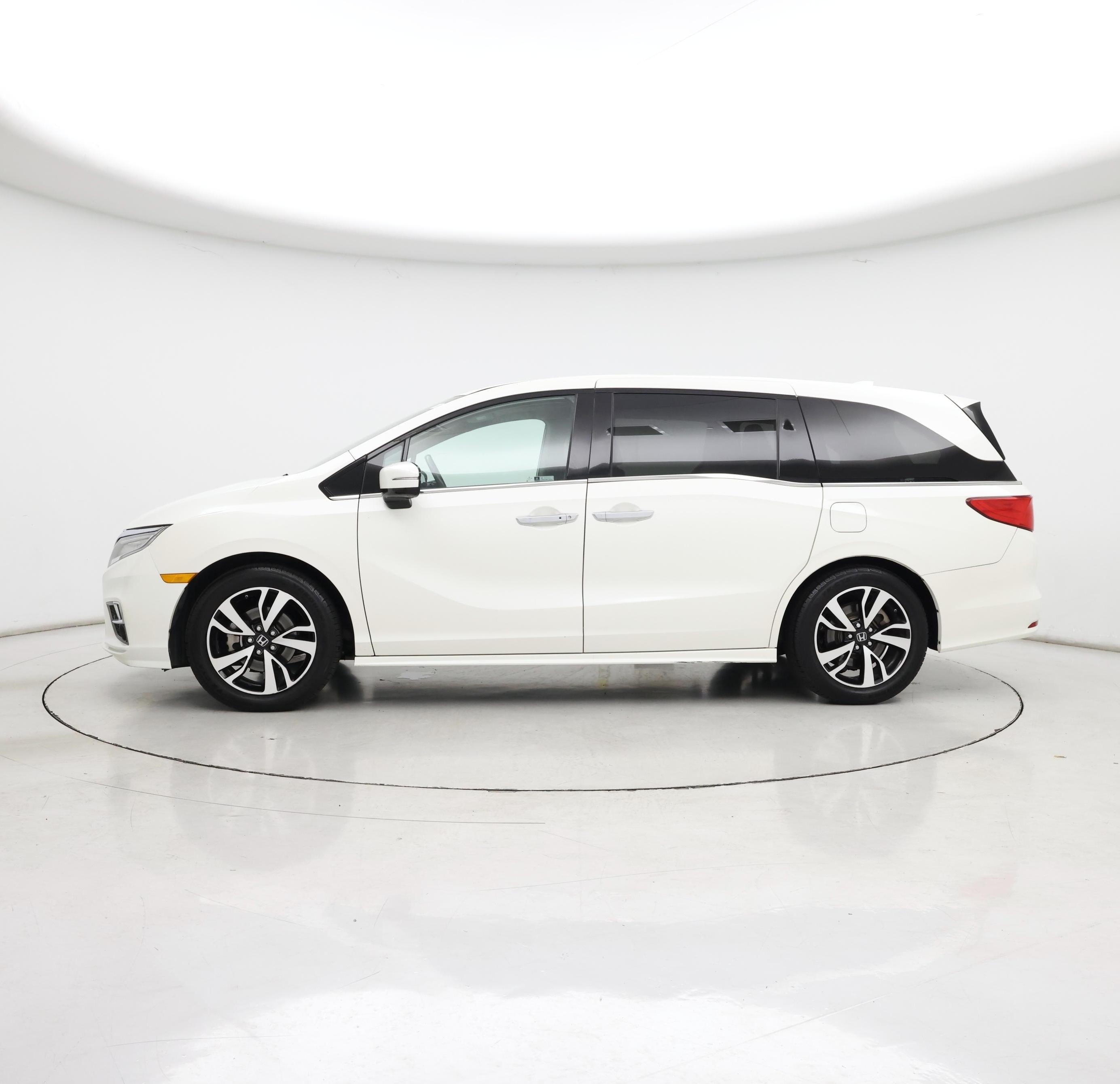 Thumbnail: 2019 Honda Odyssey - 3