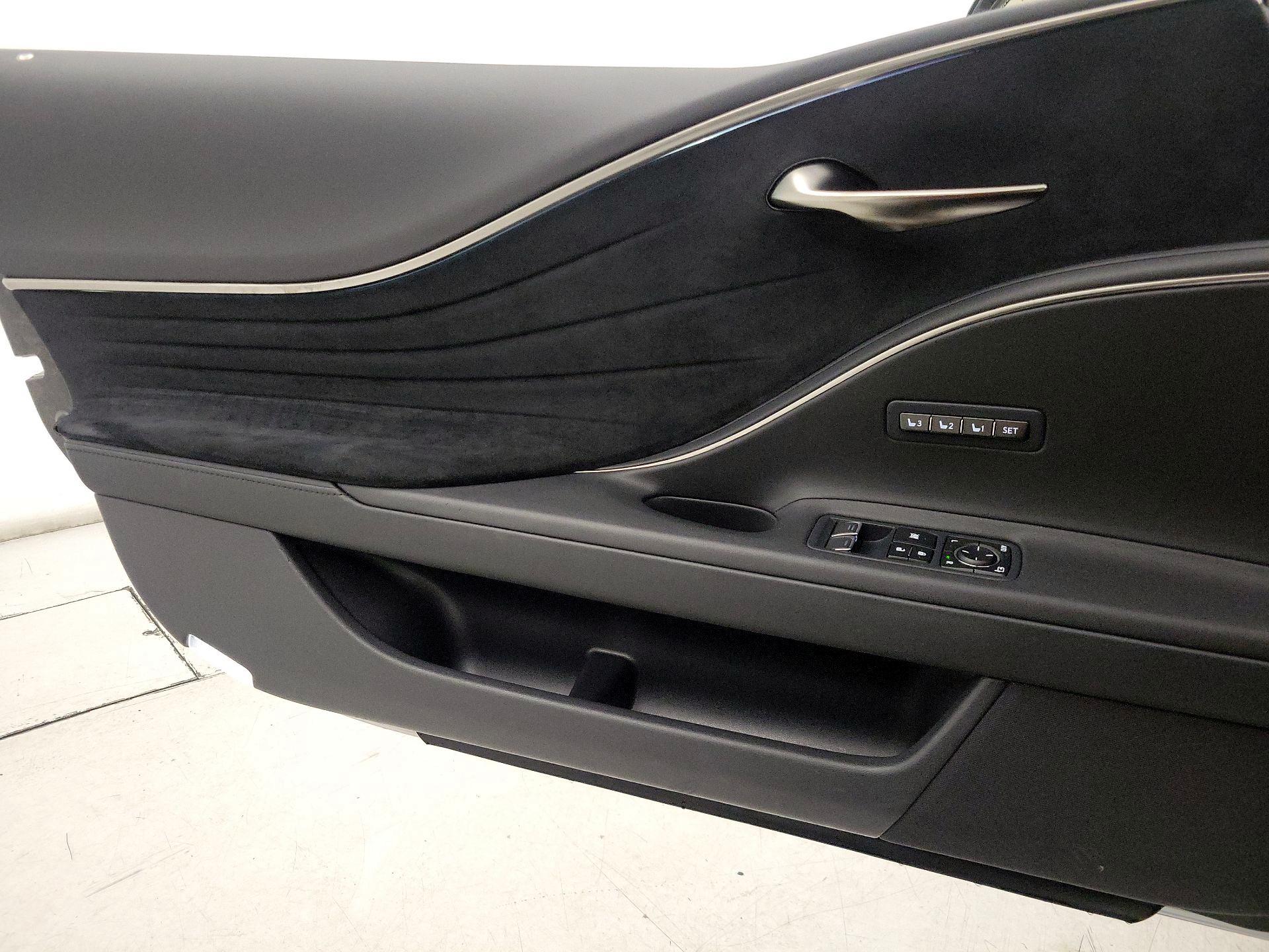 Thumbnail: 2019 Lexus LC - 12