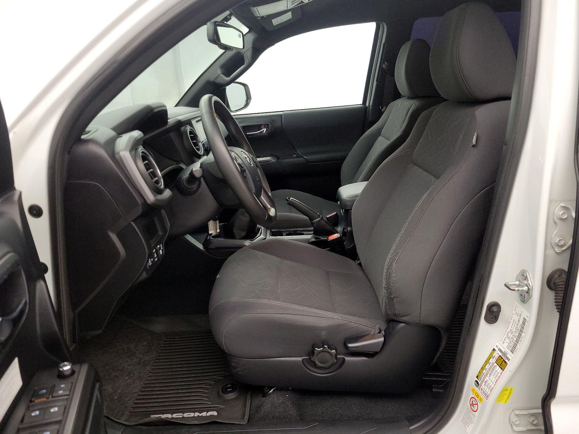 Thumbnail: 2017 Toyota Tacoma - 11