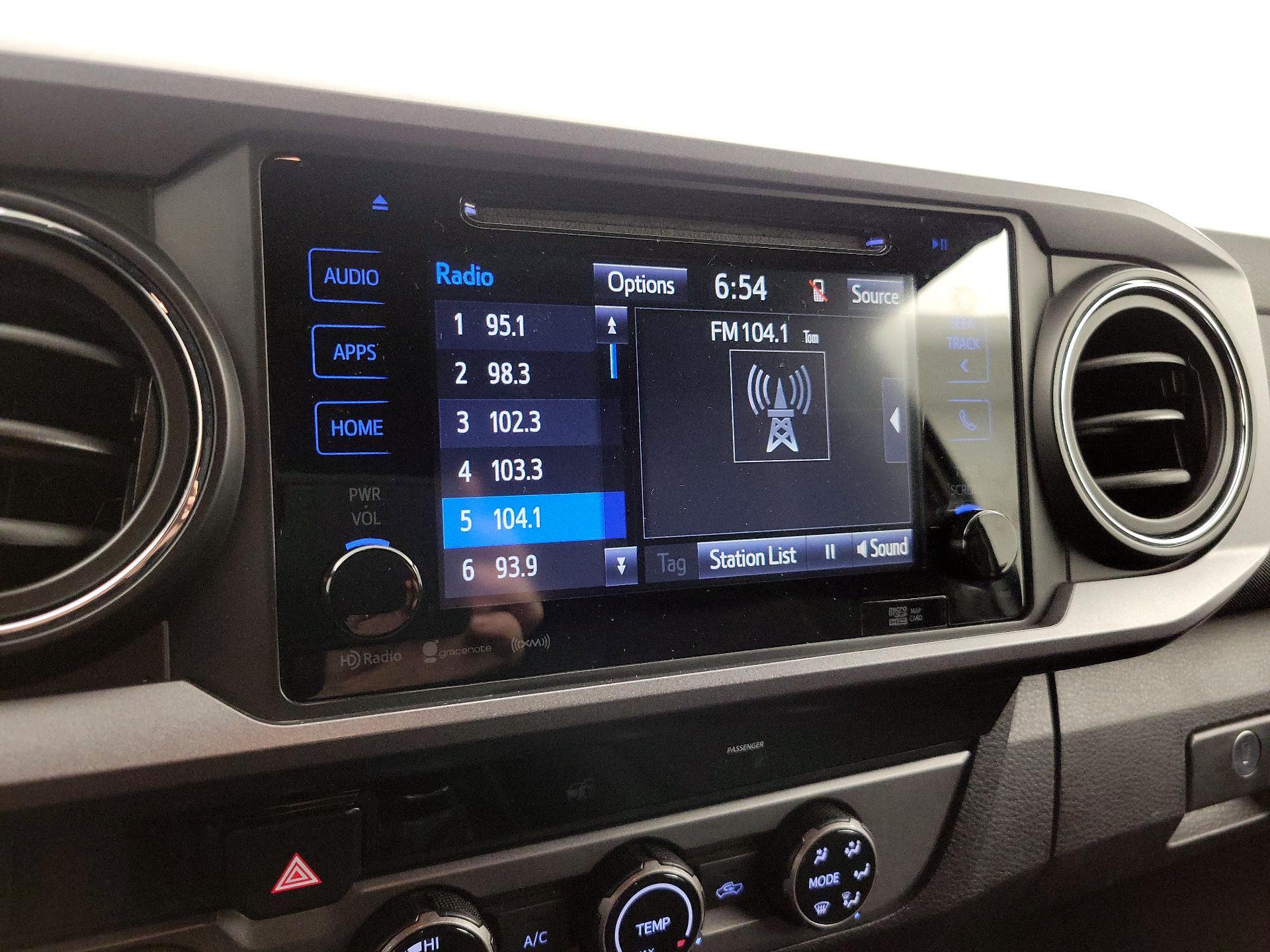 Thumbnail: 2017 Toyota Tacoma - 15