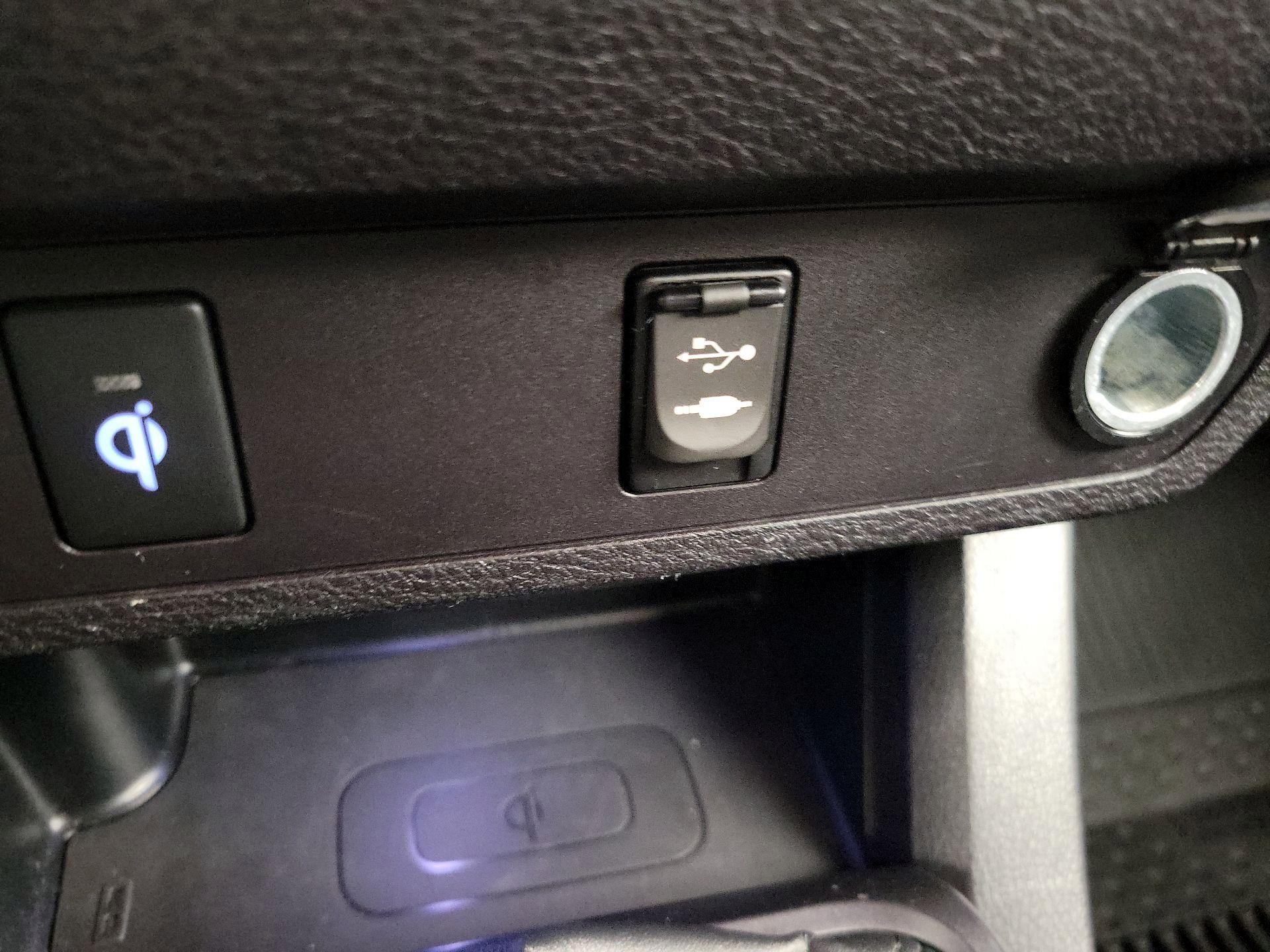 Thumbnail: 2017 Toyota Tacoma - 18