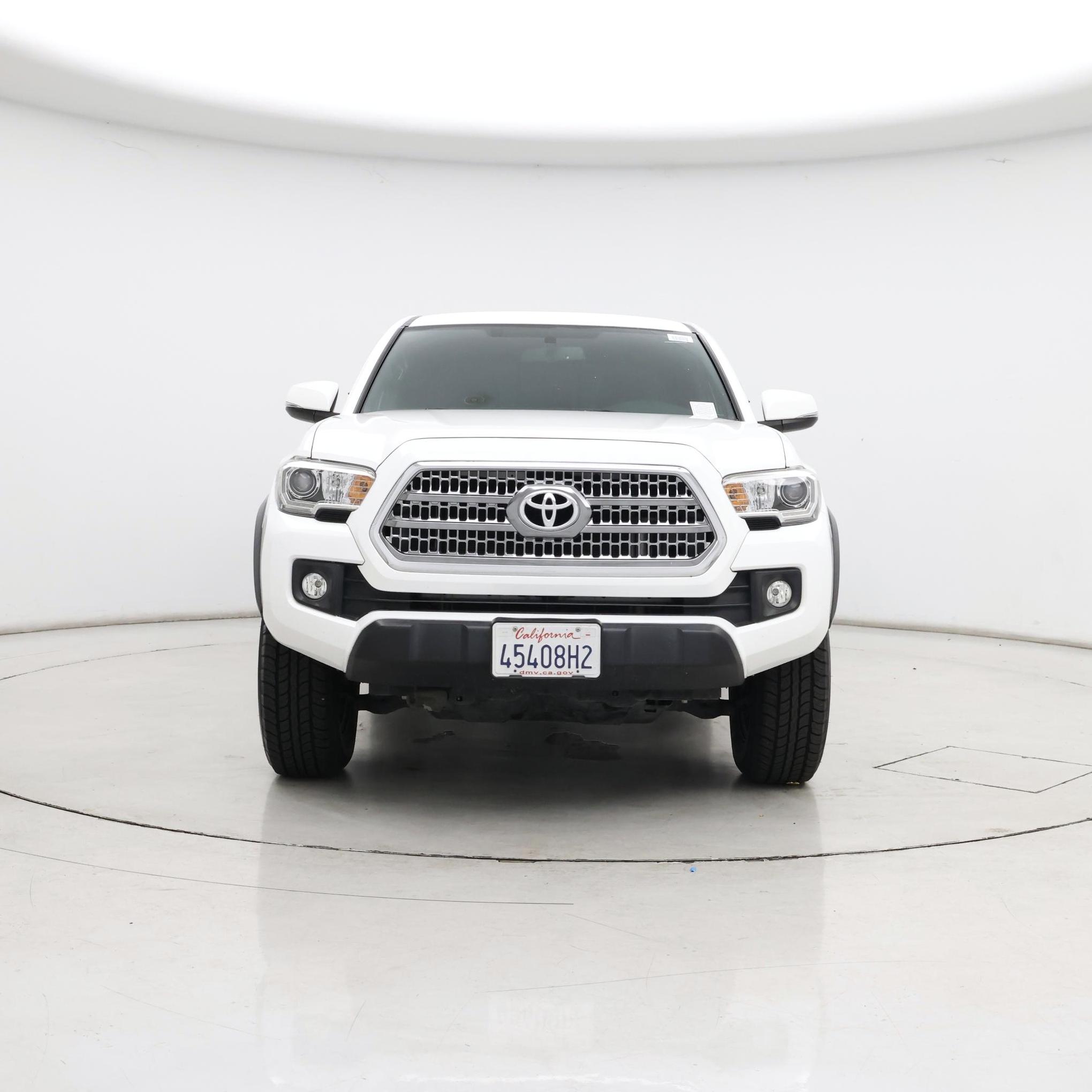 Thumbnail: 2017 Toyota Tacoma - 5