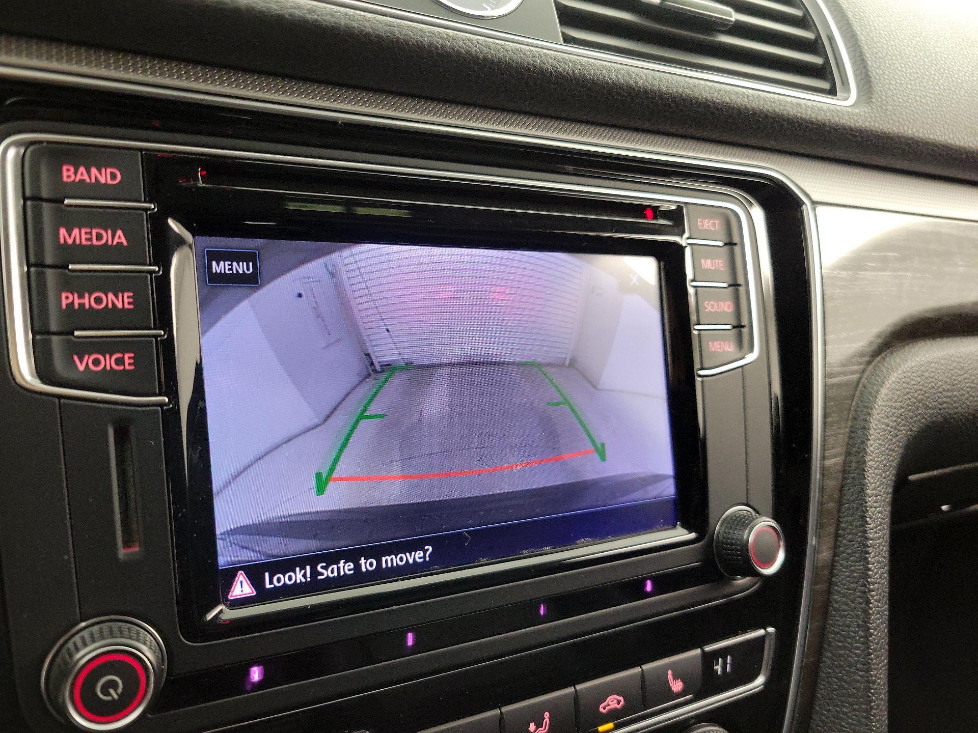 Thumbnail: 2017 Volkswagen Passat - 14