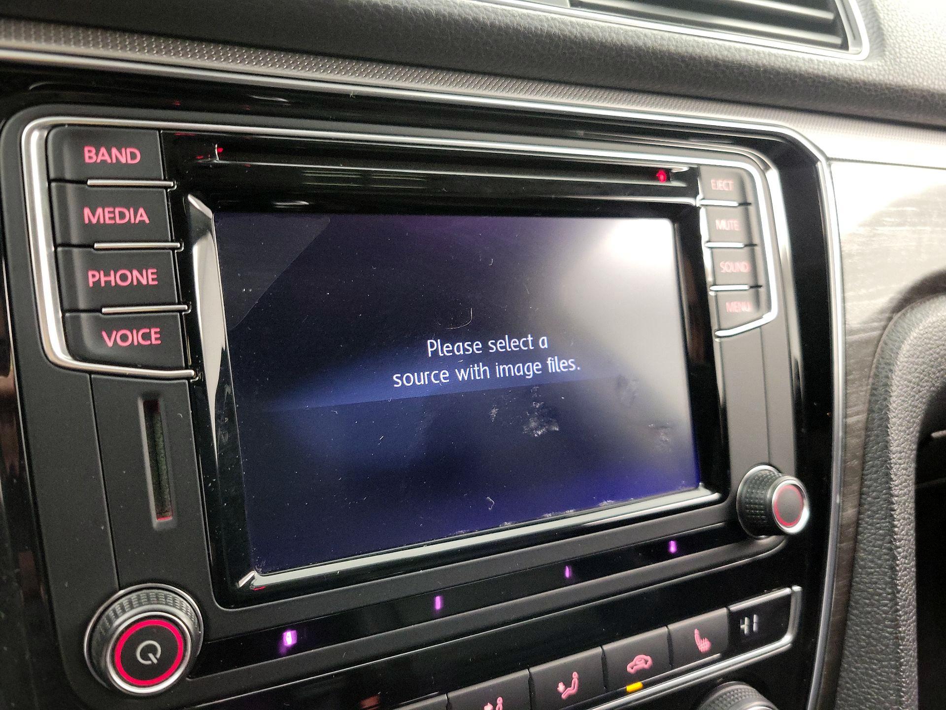 Thumbnail: 2017 Volkswagen Passat - 15