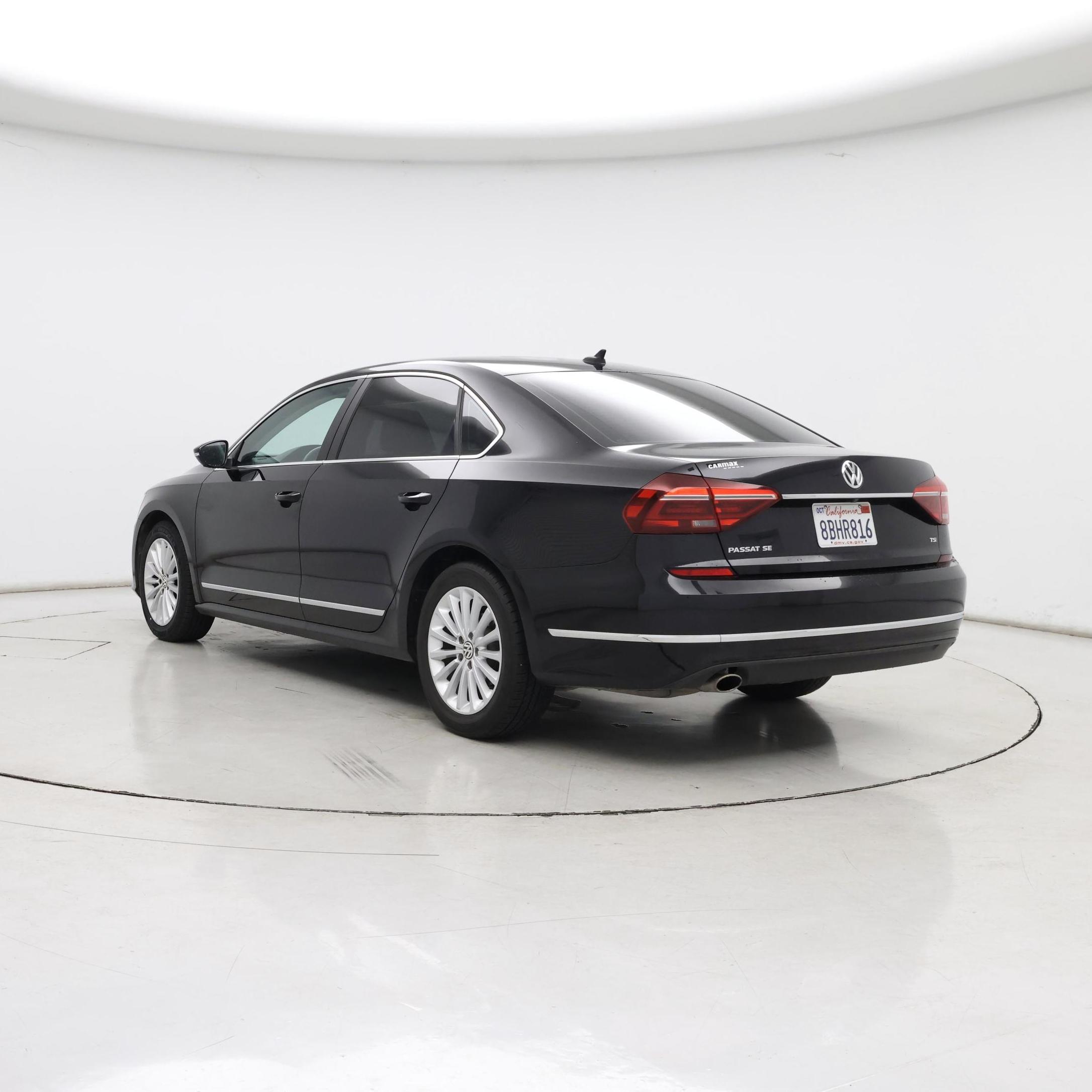 Thumbnail: 2017 Volkswagen Passat - 2