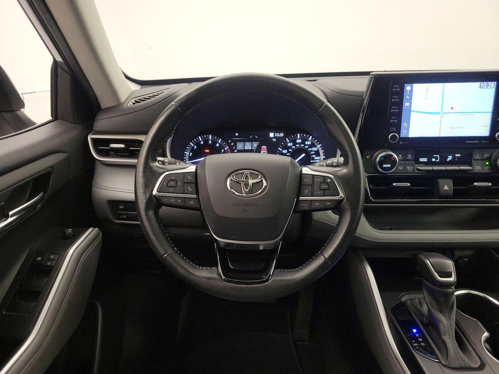 Thumbnail: 2021 Toyota Highlander - 10