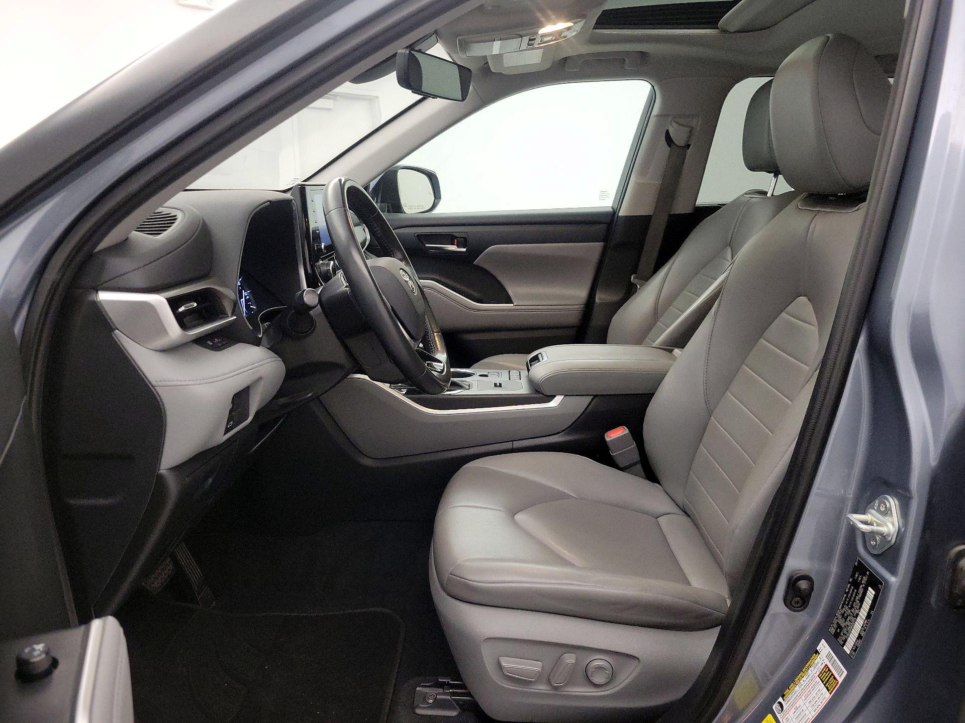 Thumbnail: 2021 Toyota Highlander - 11