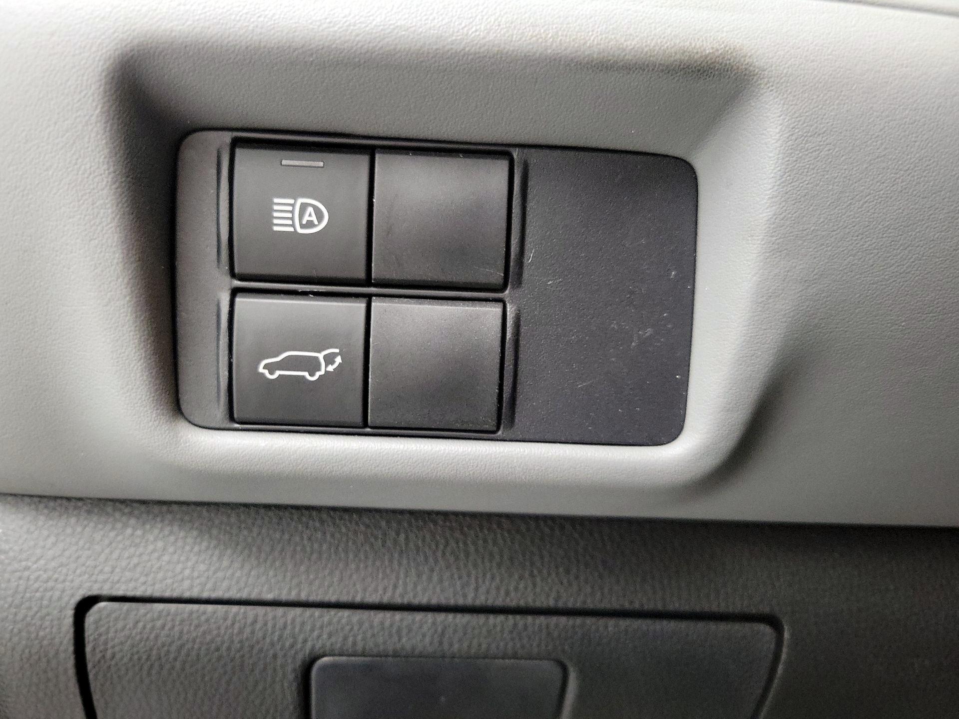 Thumbnail: 2021 Toyota Highlander - 13