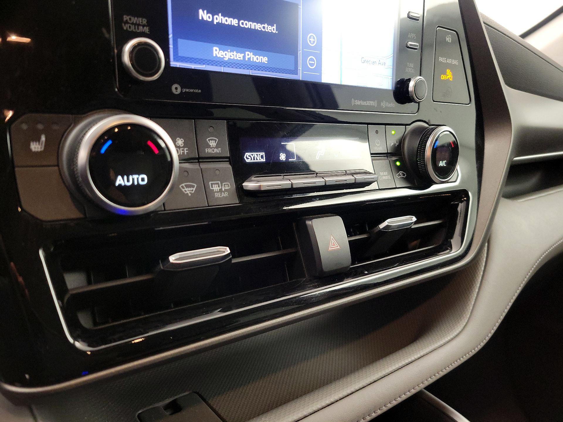 Thumbnail: 2021 Toyota Highlander - 17