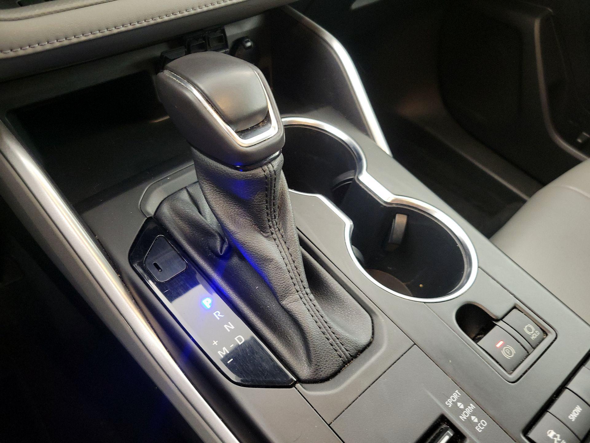 Thumbnail: 2021 Toyota Highlander - 18