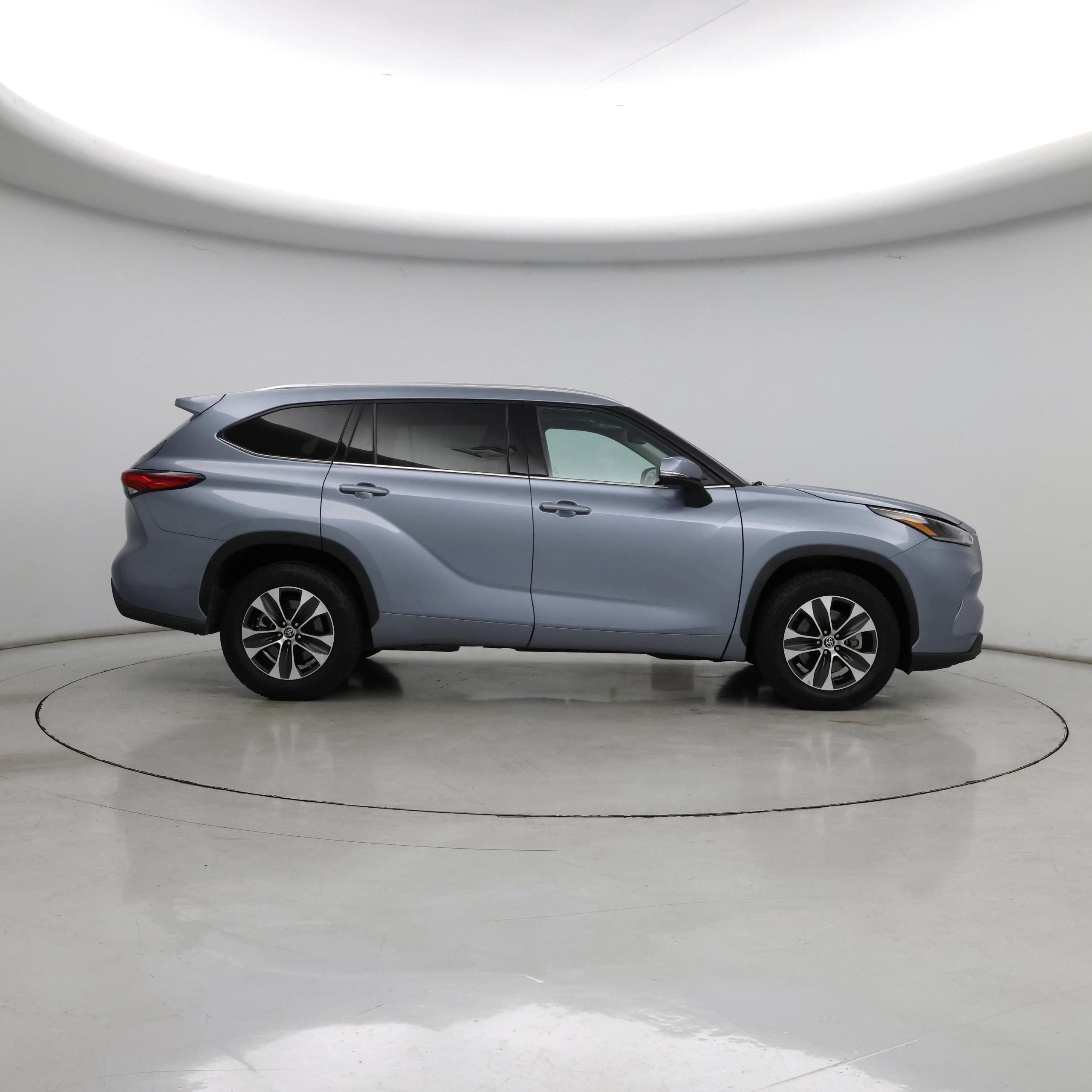 Thumbnail: 2021 Toyota Highlander - 7