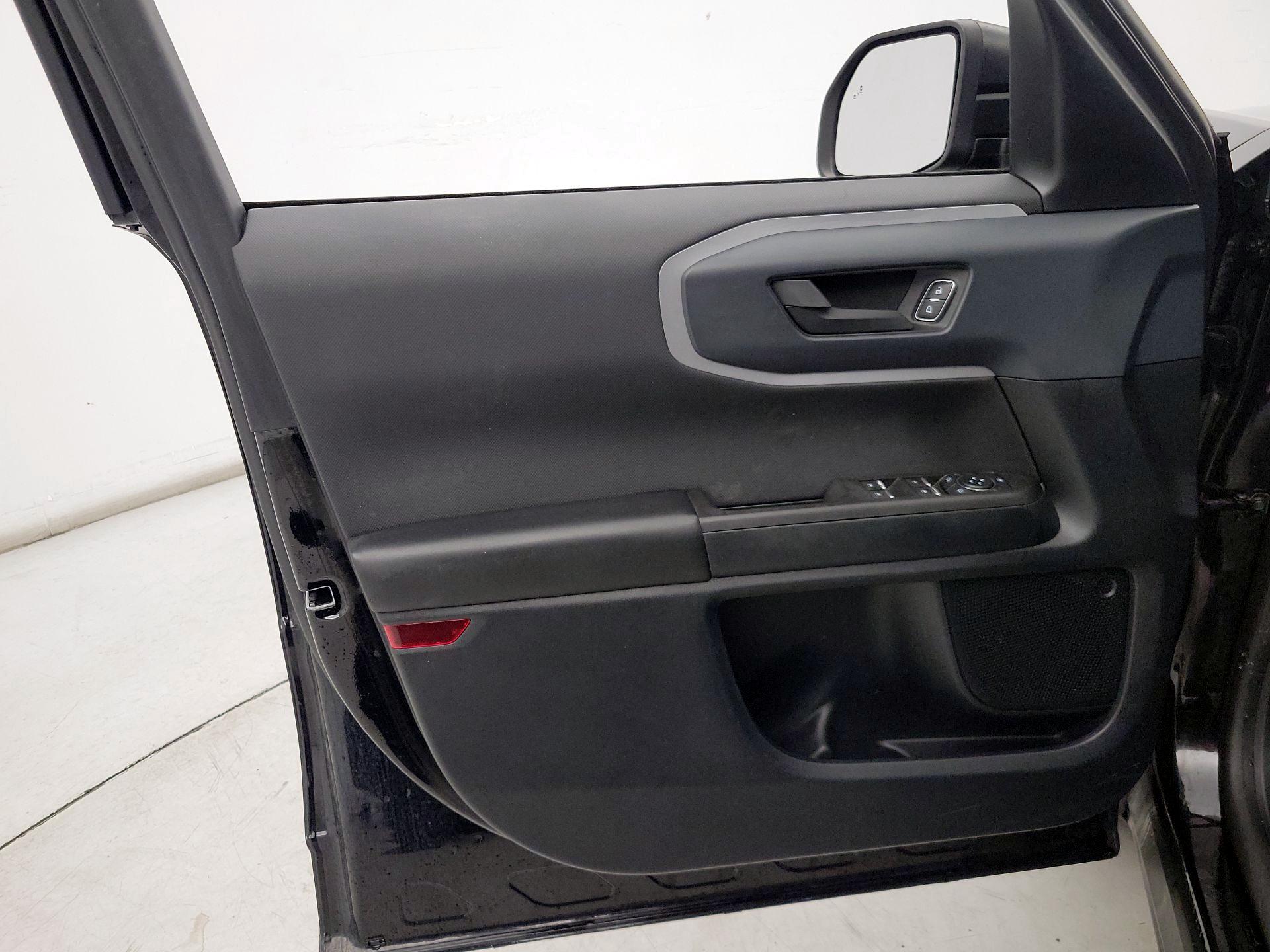 Thumbnail: 2021 Ford Bronco Sport - 12