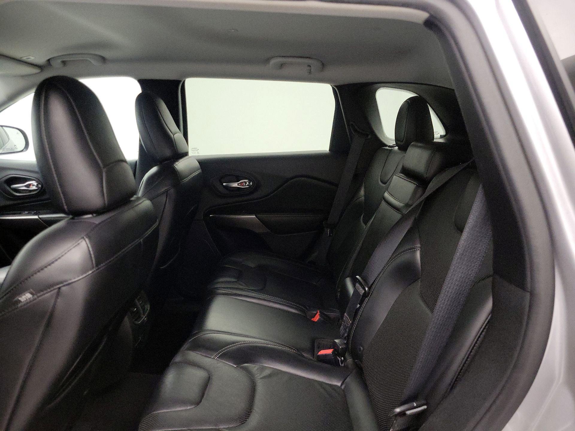 Thumbnail: 2019 Jeep Cherokee - 19