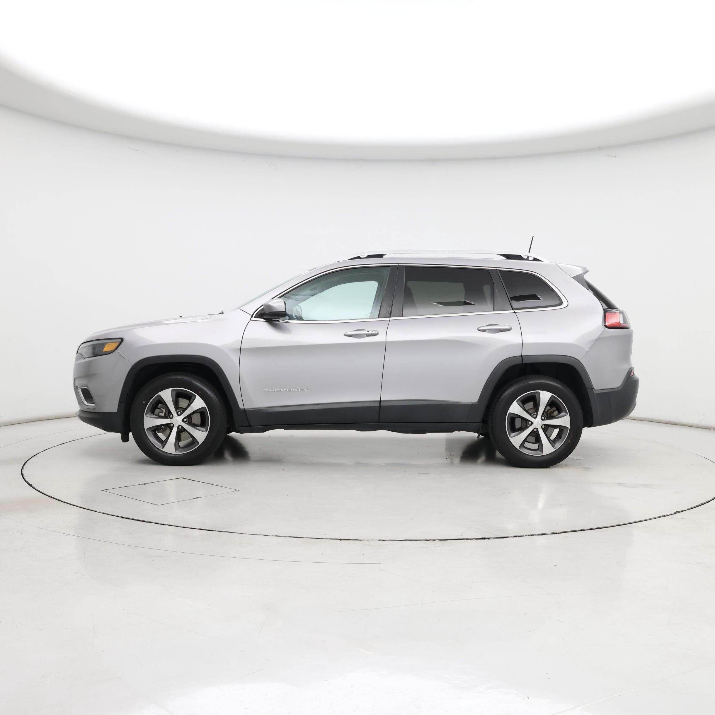 Thumbnail: 2019 Jeep Cherokee - 3