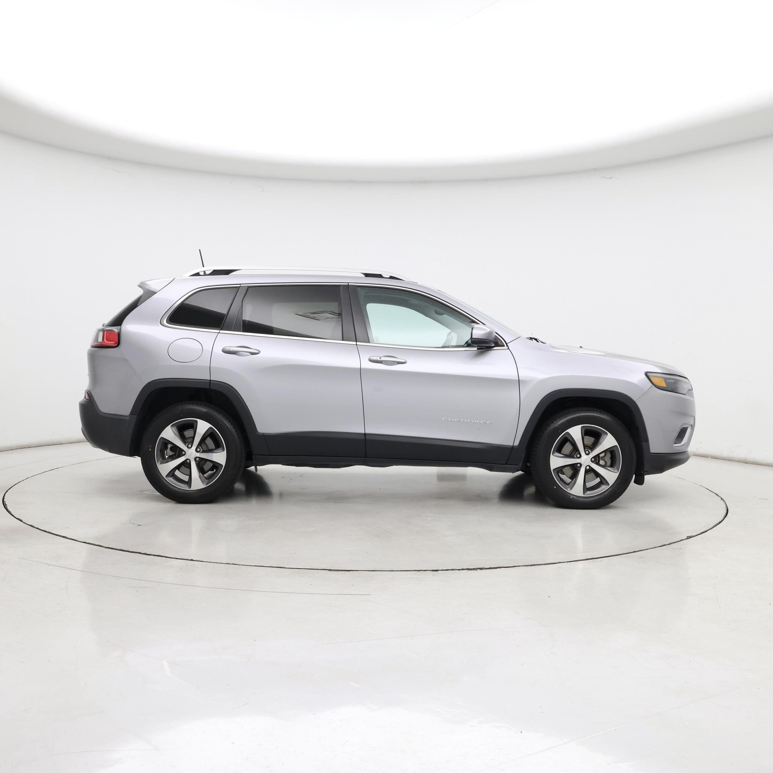 Thumbnail: 2019 Jeep Cherokee - 7