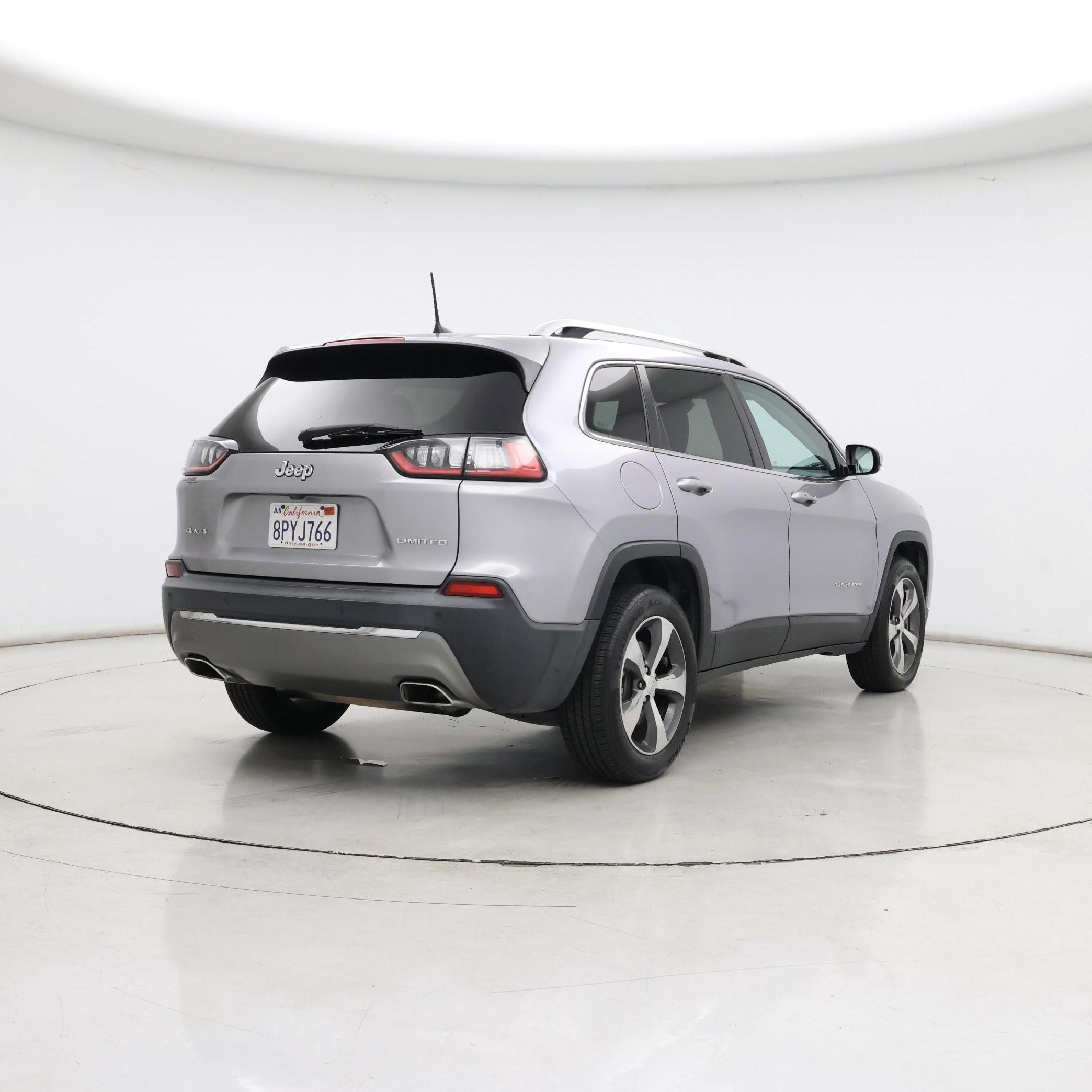 Thumbnail: 2019 Jeep Cherokee - 8