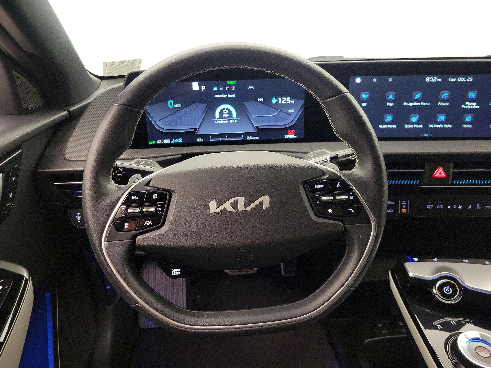 Thumbnail: 2022 Kia EV6 - 10