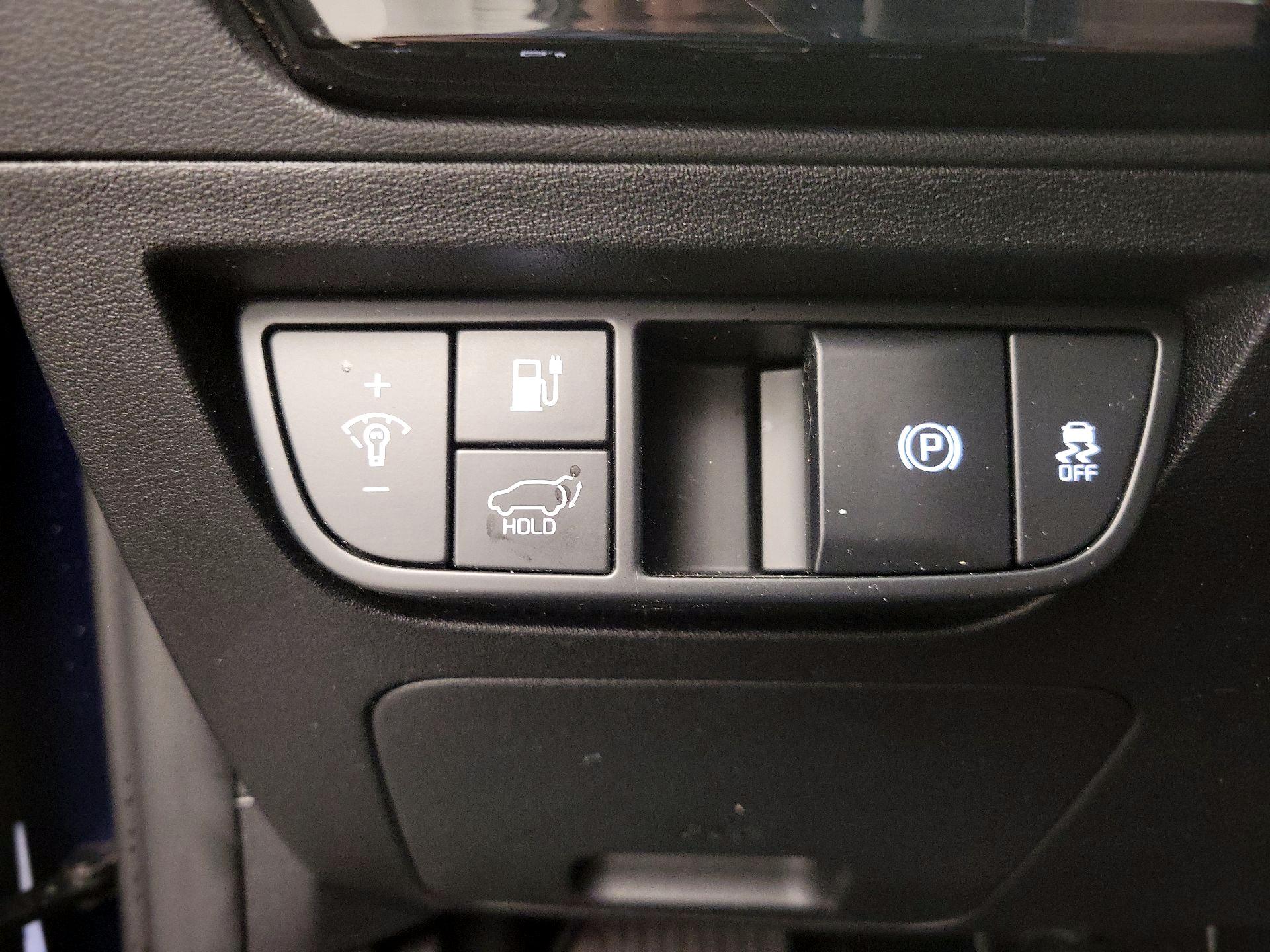 Thumbnail: 2022 Kia EV6 - 13