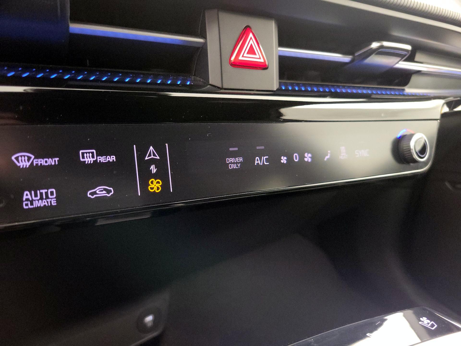 Thumbnail: 2022 Kia EV6 - 17