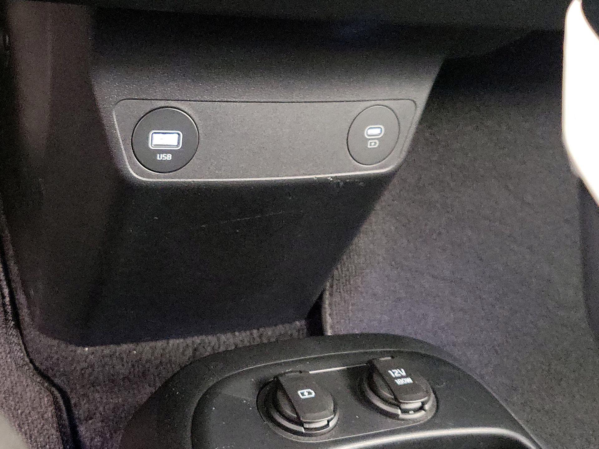 Thumbnail: 2022 Kia EV6 - 19