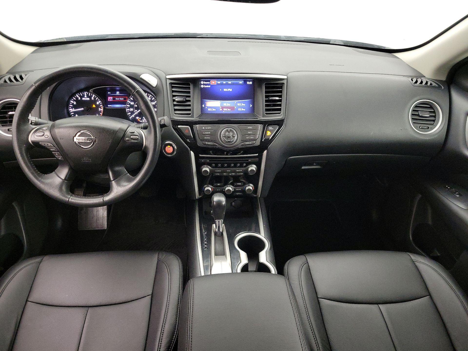 Thumbnail: 2017 Nissan Pathfinder - 9