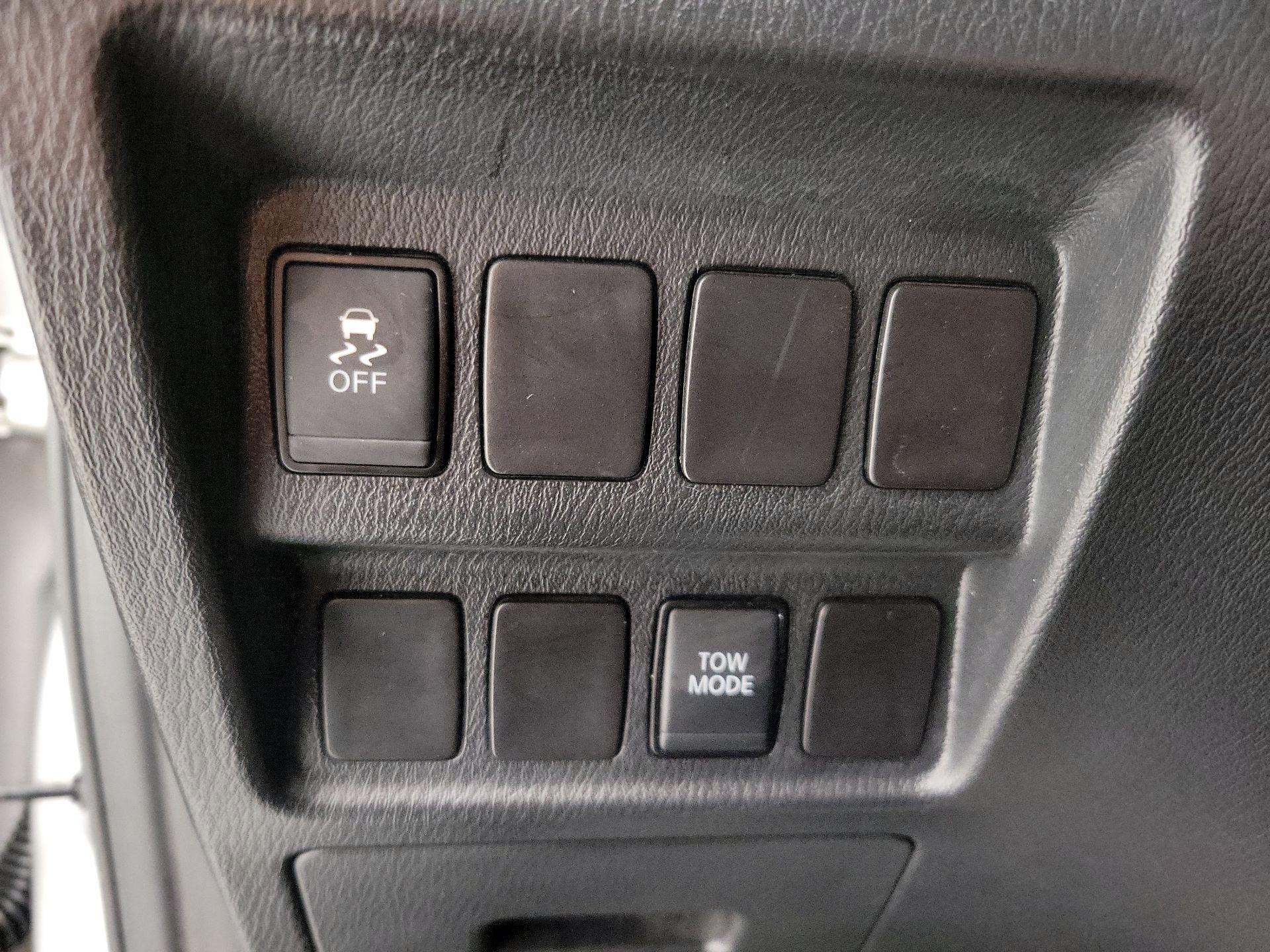 Thumbnail: 2017 Nissan Pathfinder - 13