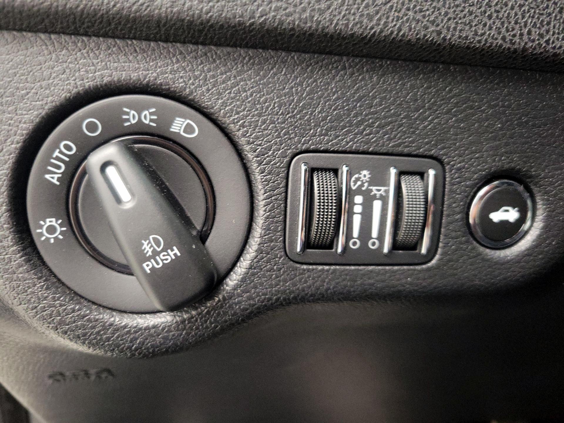 Thumbnail: 2022 Dodge Charger - 13