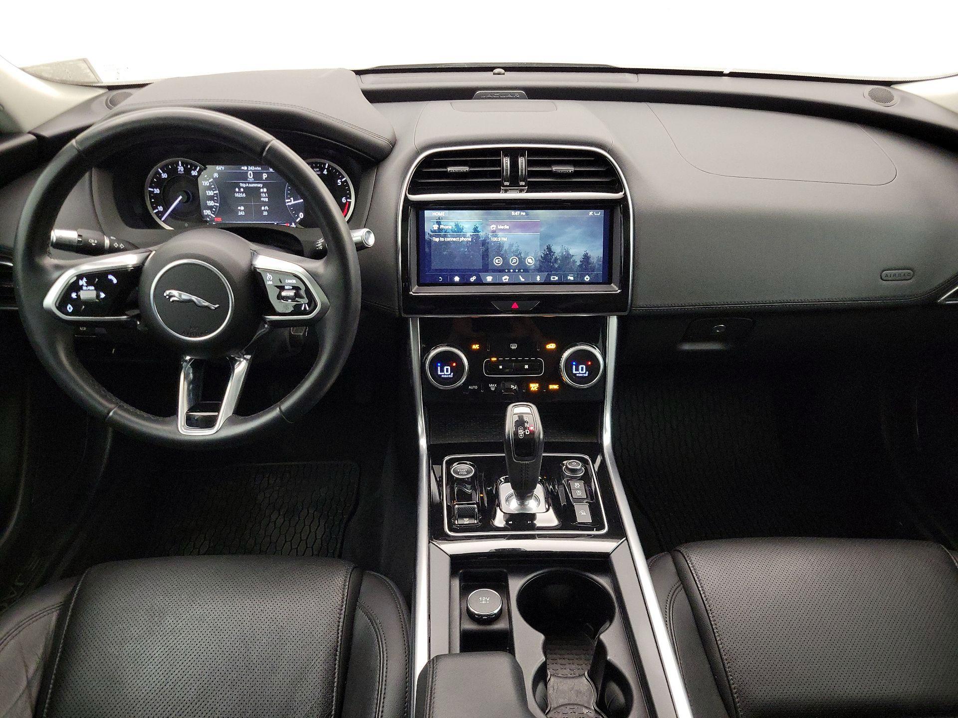 Thumbnail: 2020 Jaguar XE - 9