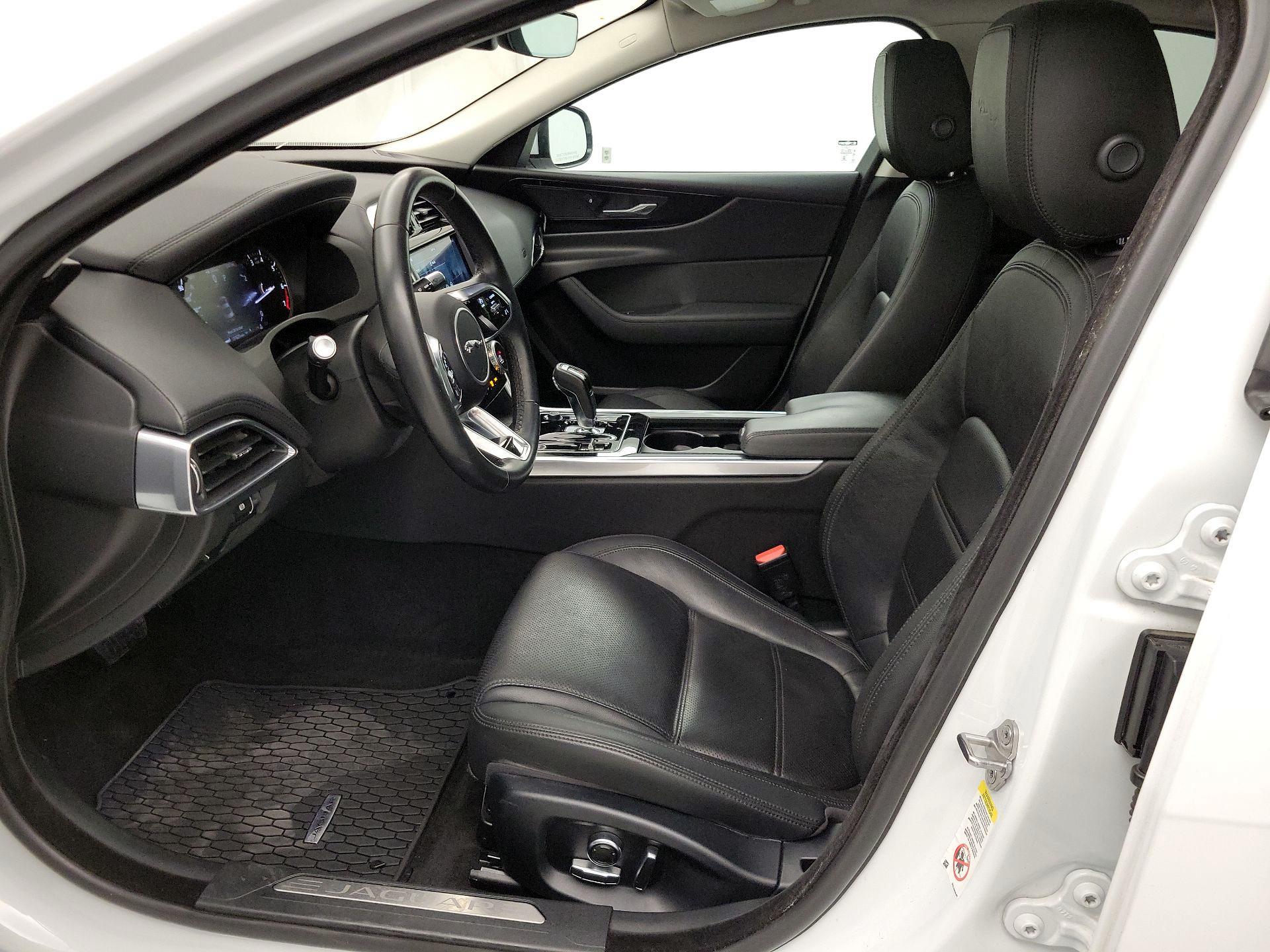 Thumbnail: 2020 Jaguar XE - 11