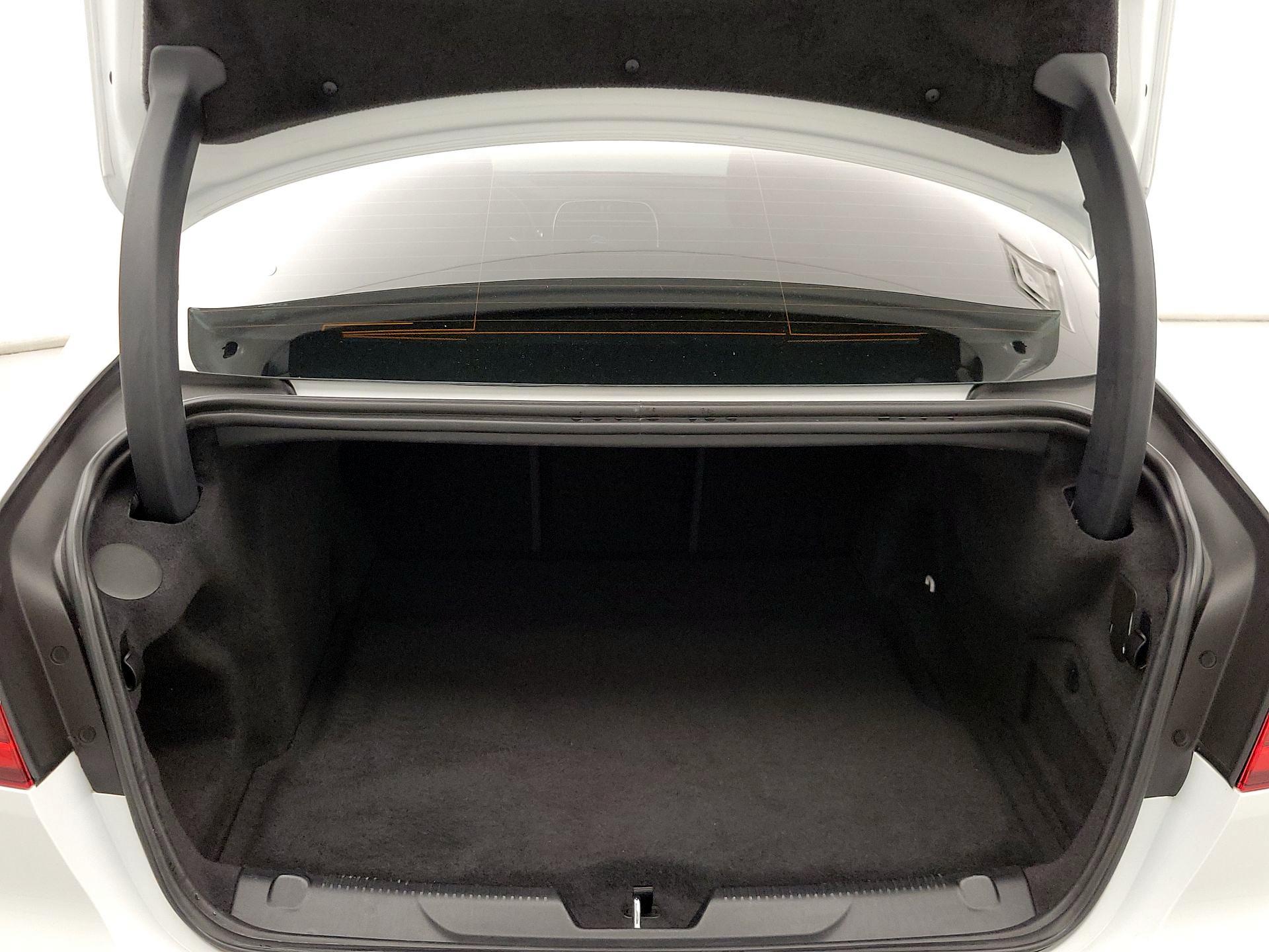 Thumbnail: 2020 Jaguar XE - 20