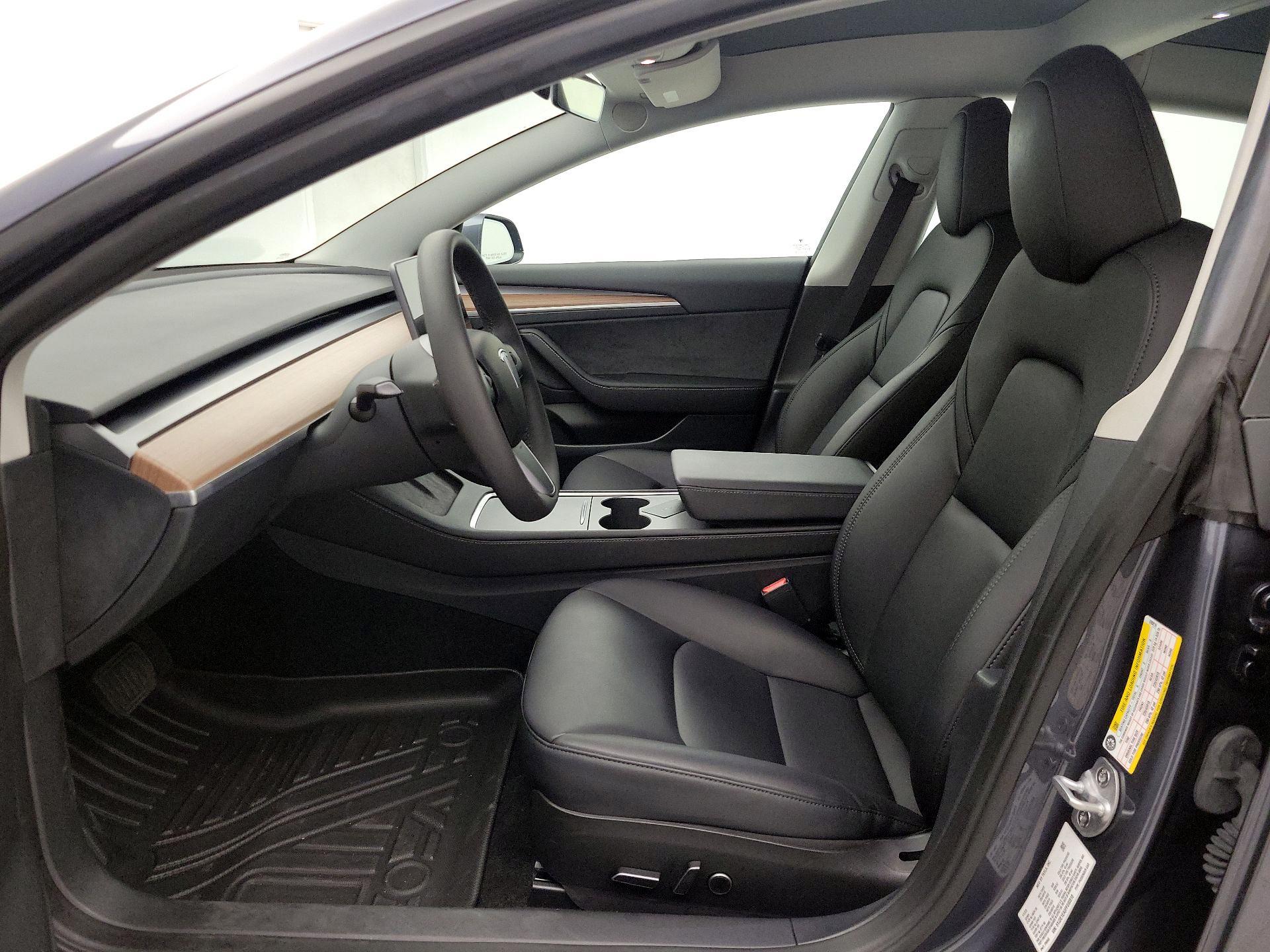 Thumbnail: 2023 Tesla Model 3 - 11