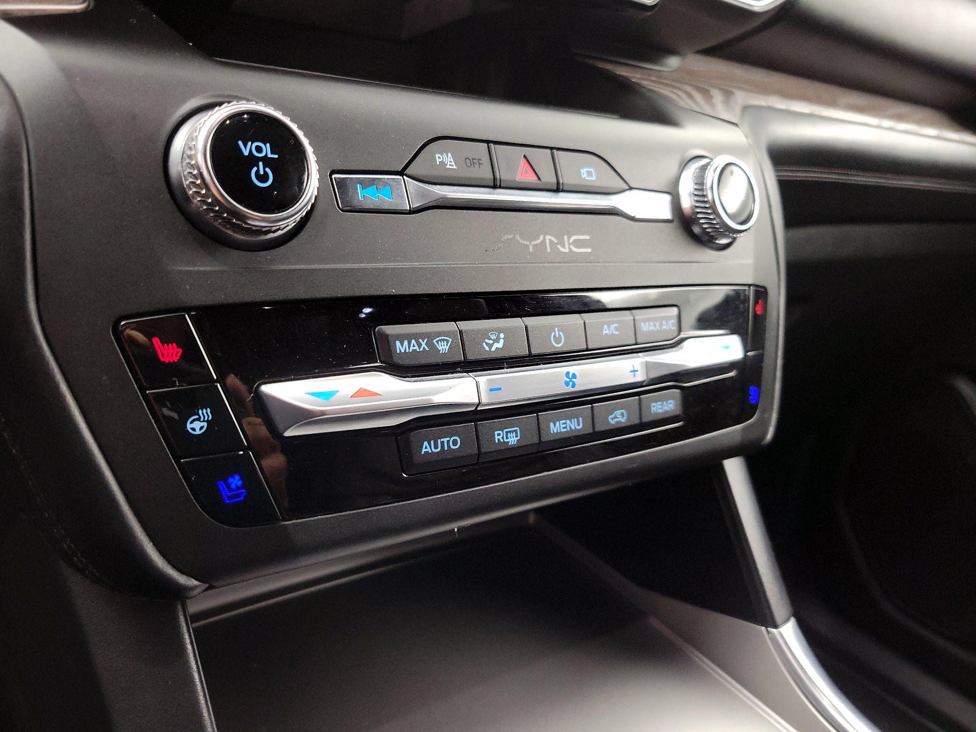 Thumbnail: 2020 Ford Explorer - 17