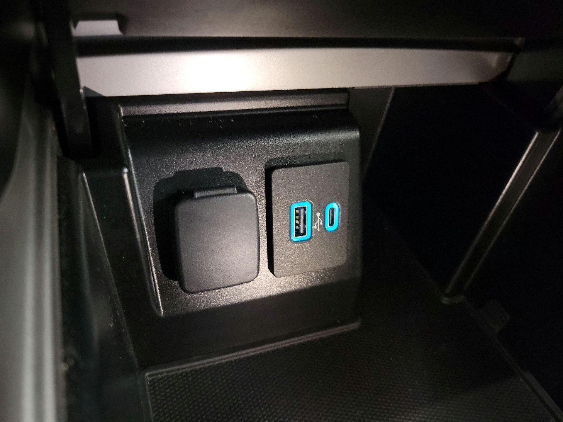 Thumbnail: 2020 Ford Explorer - 19