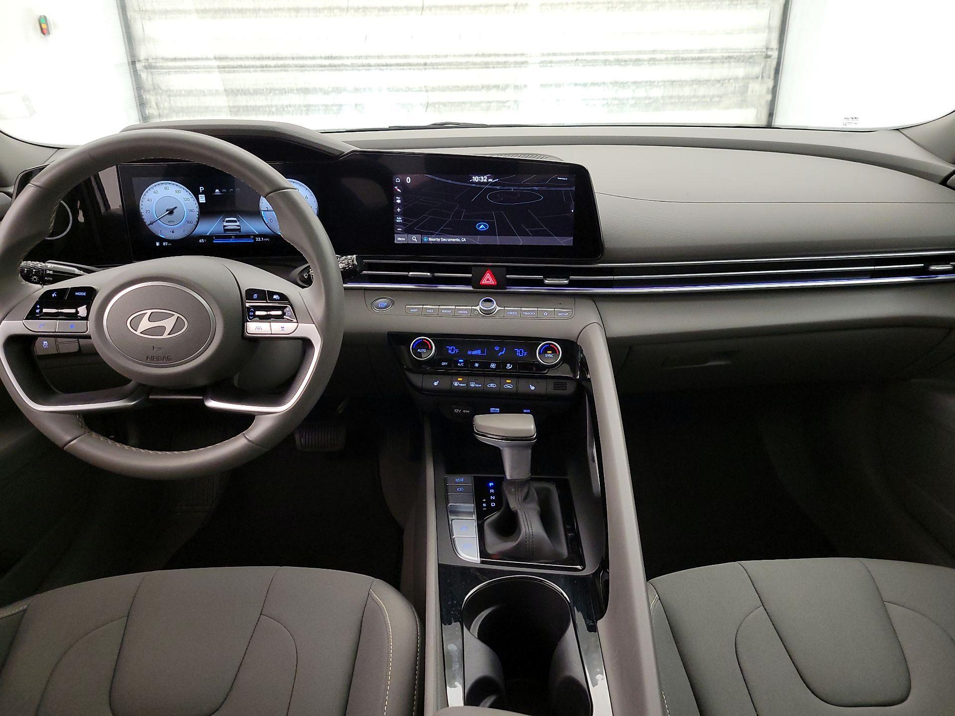 Thumbnail: 2025 Hyundai Elantra - 9