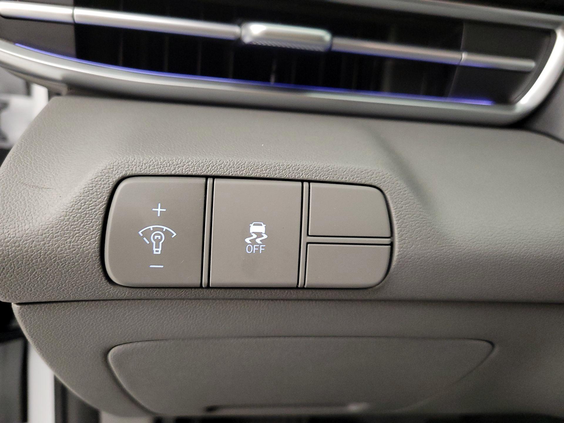 Thumbnail: 2025 Hyundai Elantra - 13